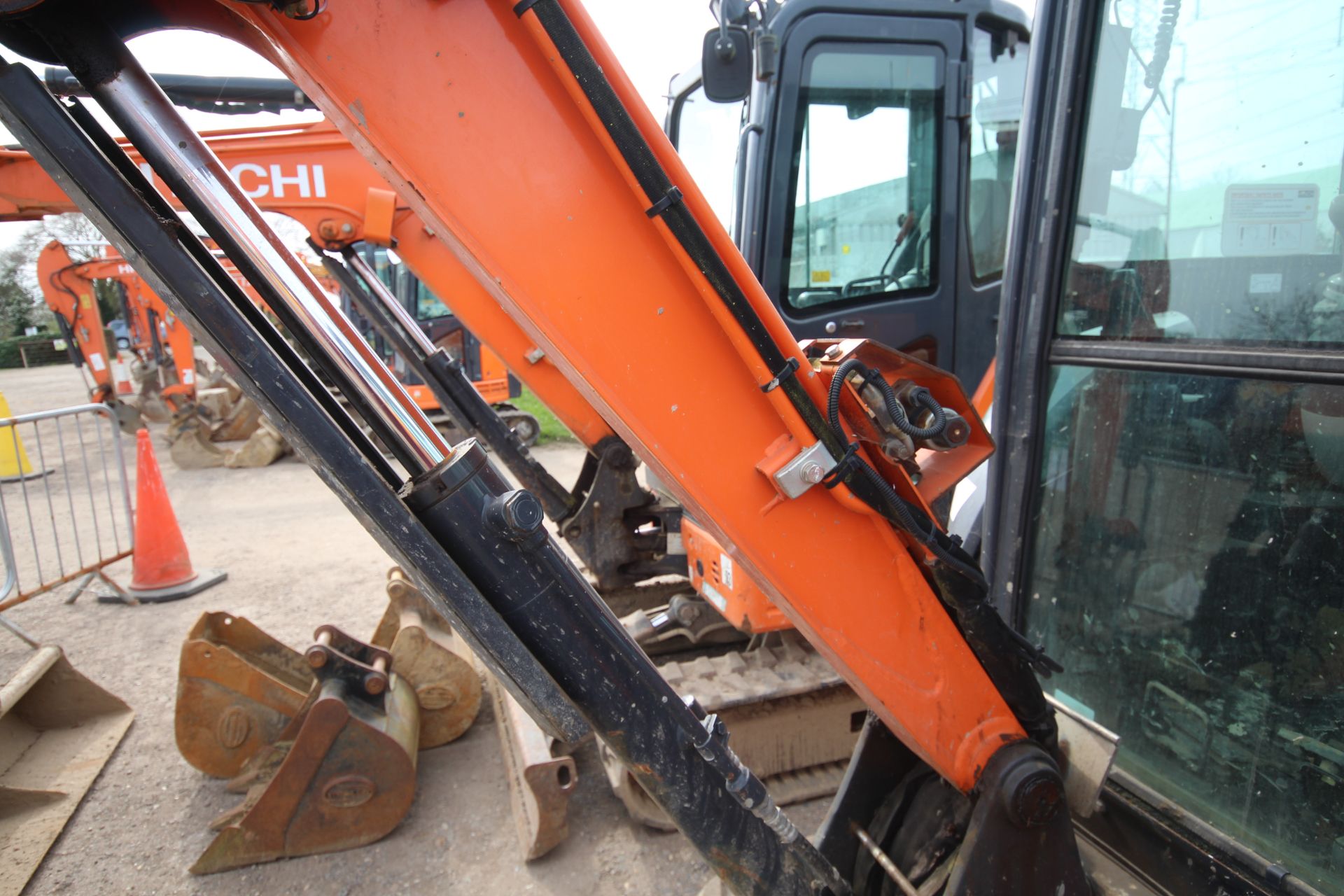 Hitachi Z-Axis 26U-5A CR 2.6T rubber track excavator. 2018. 3,000 hours. Serial number - Image 31 of 57