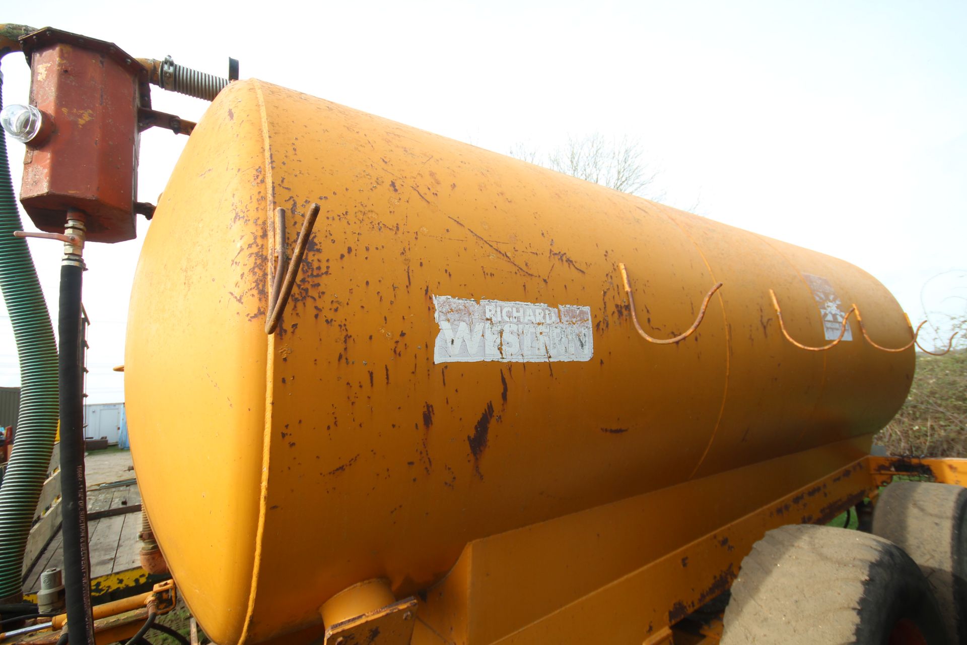 Richard Western 2,000g twin axle slurry tanker. V - Image 11 of 24