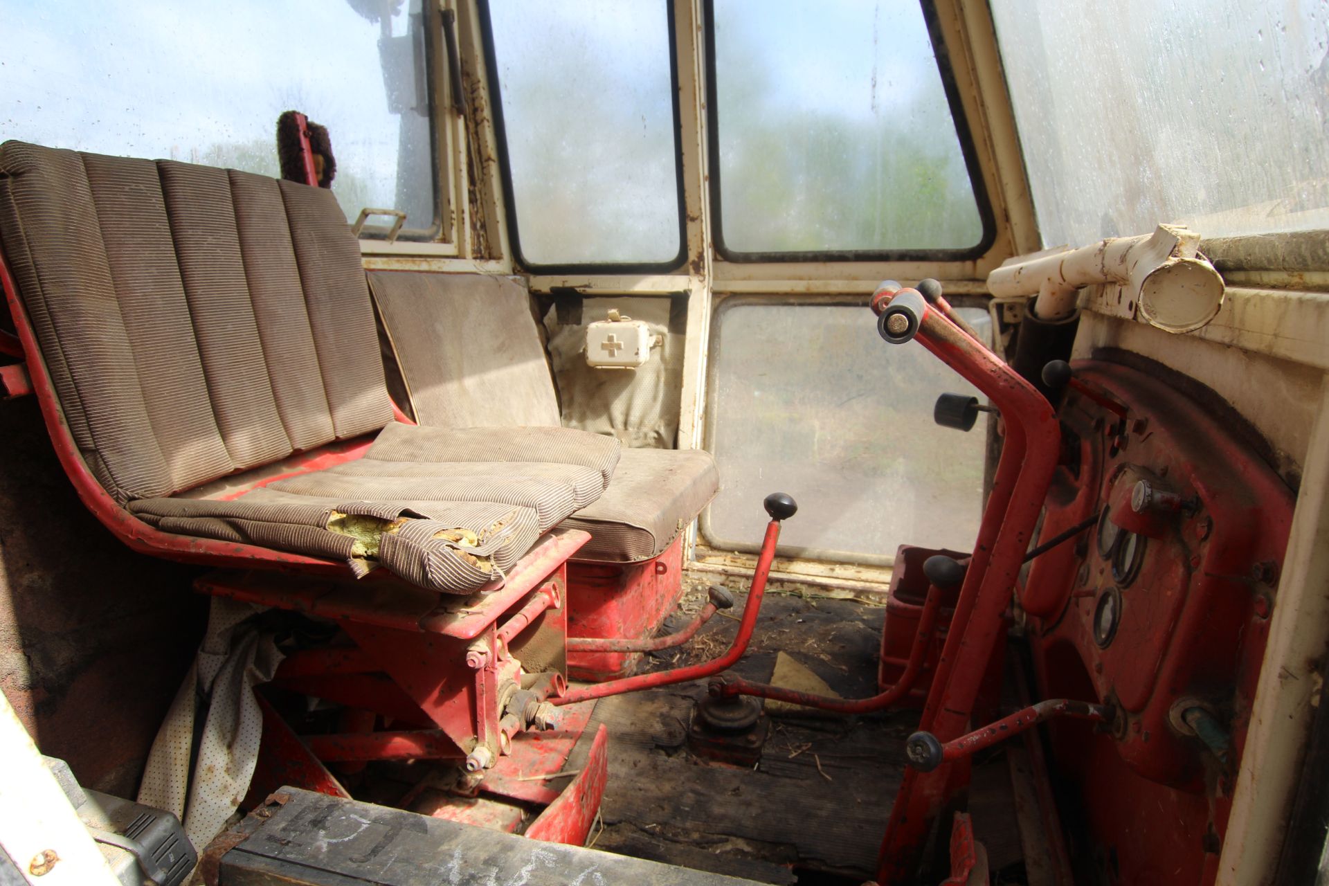 Belarus 750 four-cylinder diesel engine steel track crawler. Registration GMU 427N. Date of first - Image 36 of 45