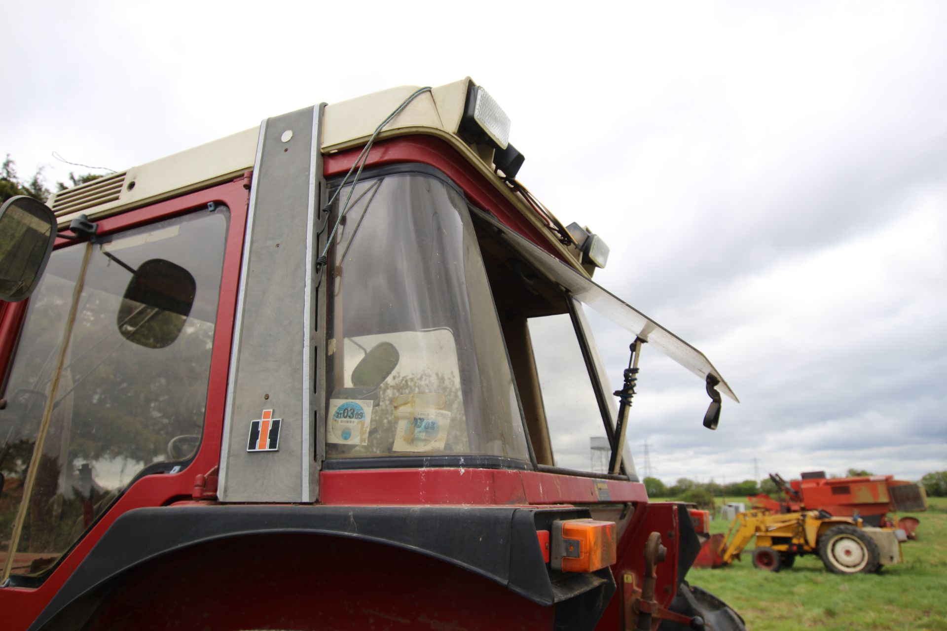 International 956 XL 4WD tractor. Registration ADX 134Y. Date of first registration 08/10/1982. 6, - Image 22 of 55