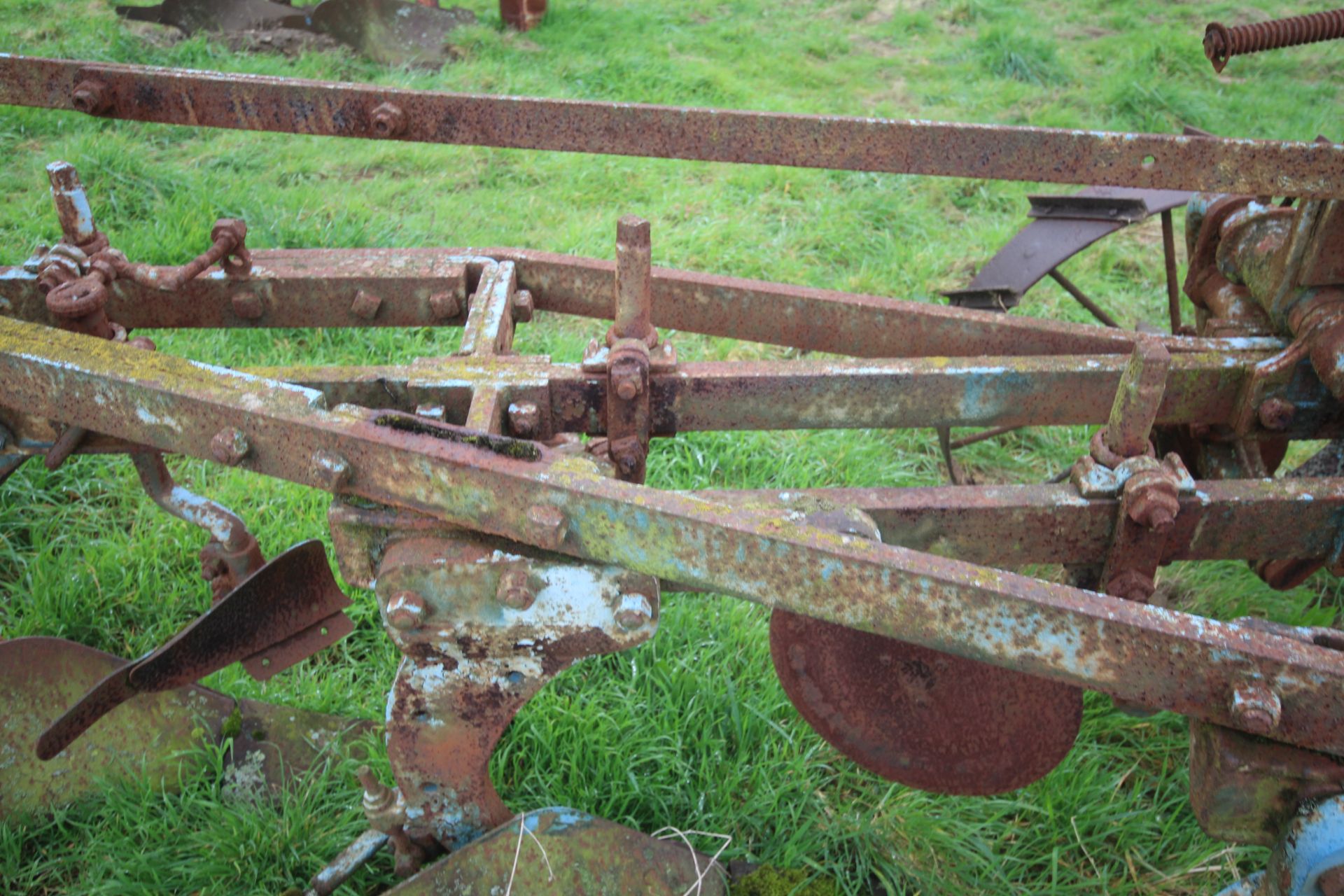 Ransomes Multitrac four furrow conventional trailed plough. With discs. - Image 20 of 25