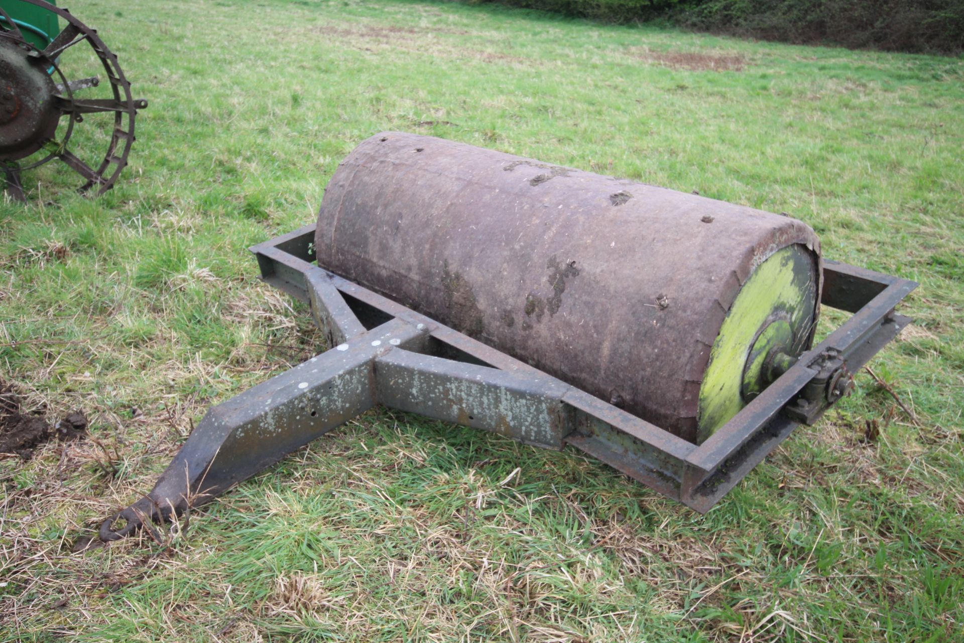 Farm made large concrete filled flat roll. - Image 4 of 15