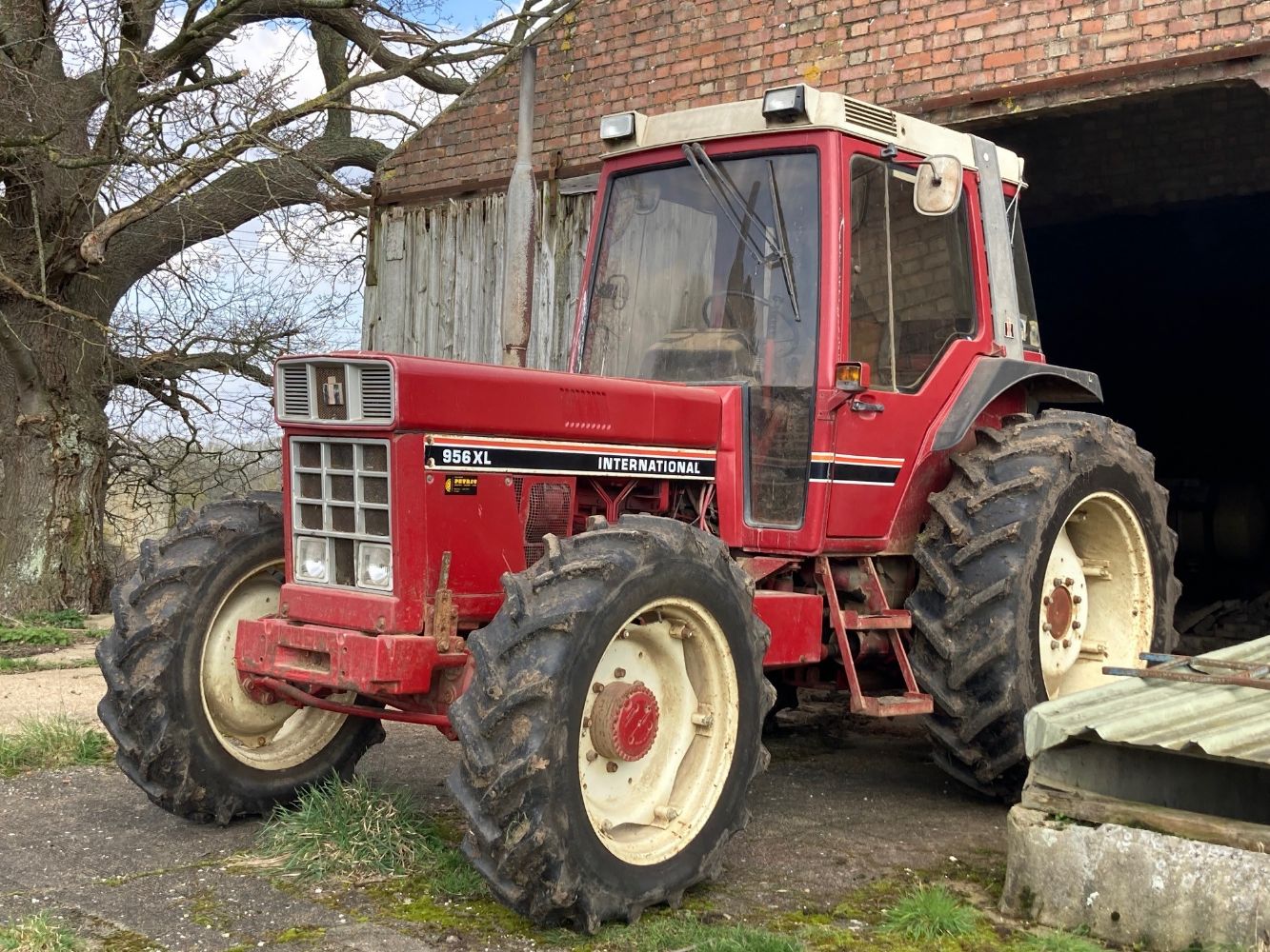 Timed Online Dispersal Auction of Vintage & Classic Tractors, Crawlers, Vehicles & Implements