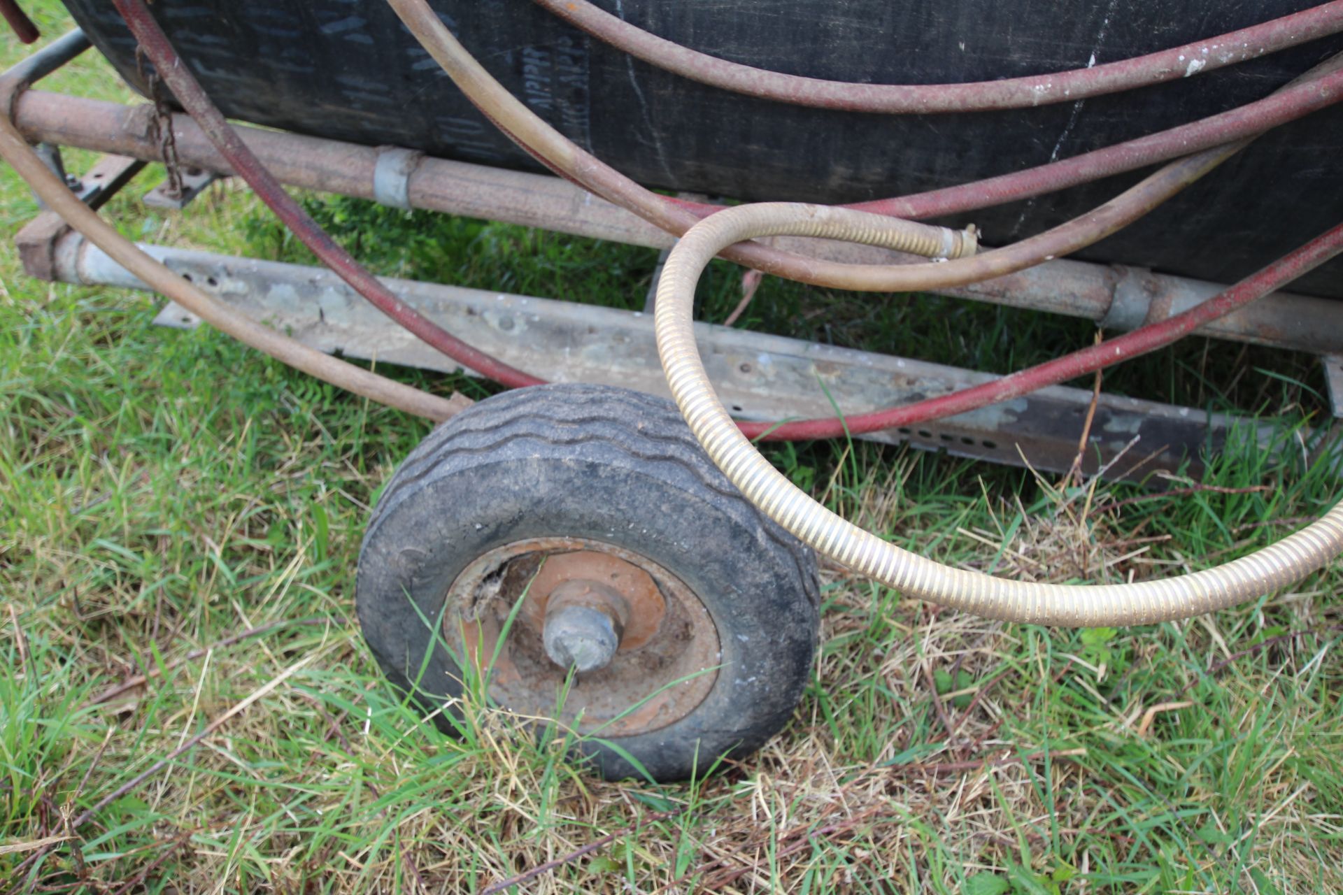 Farm made single axle tanker. Previously used for transporting fish. - Image 8 of 13