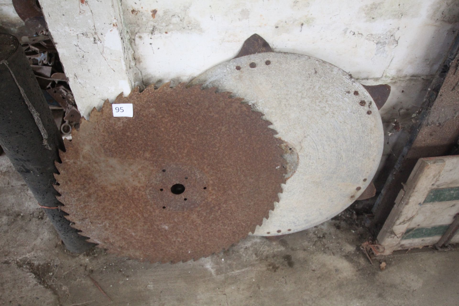 Circular saw blade and circular slasher blade for Lely/ Fisher Humphries hedge cutter.