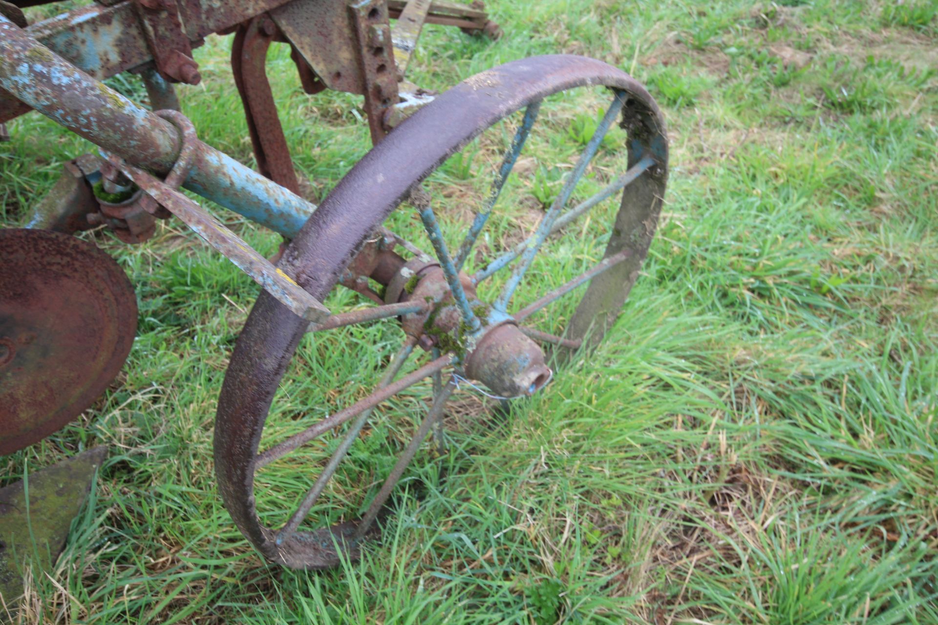 Ransomes Multitrac four furrow conventional trailed plough. With discs. - Image 24 of 25