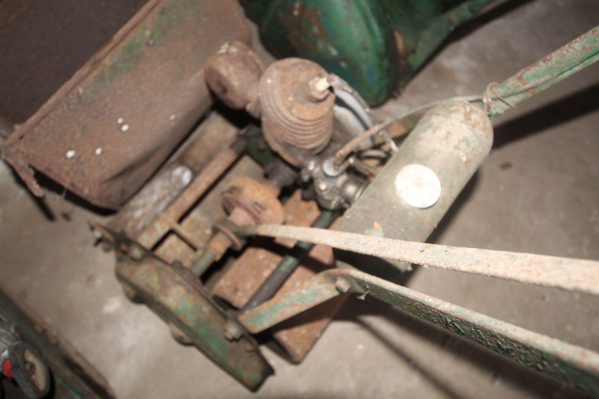 Small vintage cylinder mower. - Image 3 of 5