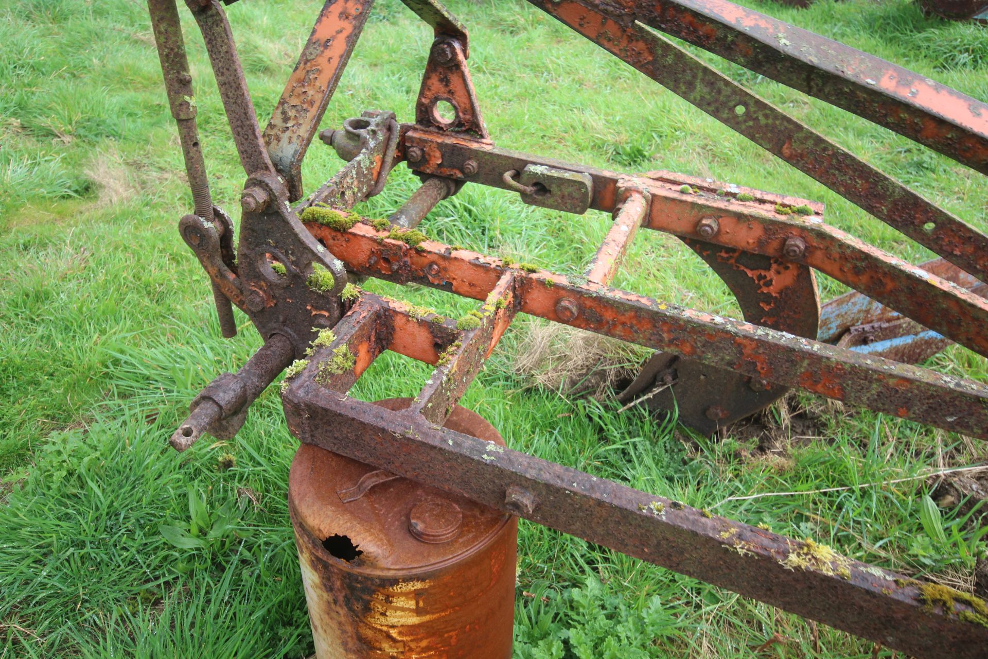 Ransomes three furrow conventional plough. Converted to two furrow. - Image 14 of 15