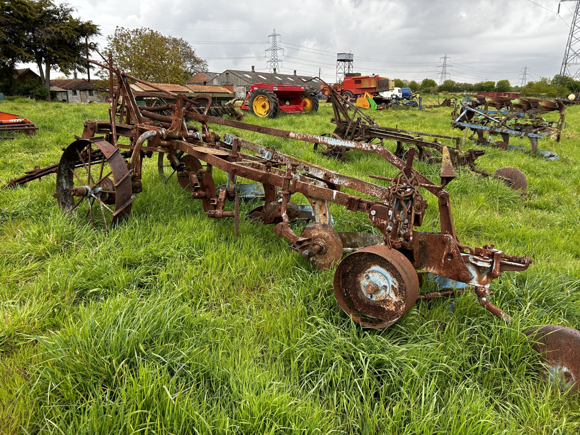 Ransomes Multitrac four furrow conventional trailed plough. With discs. - Image 3 of 25