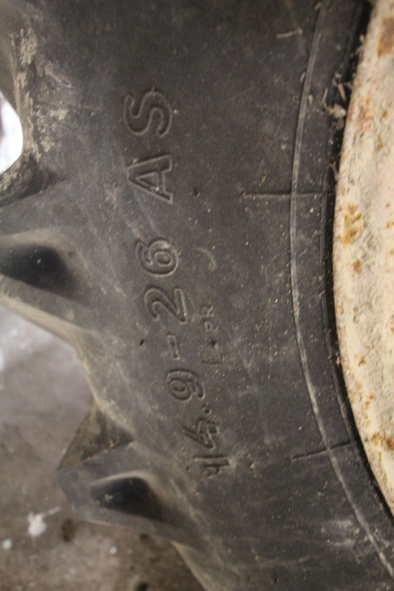 14.9/26 wheel and tyre @ 90% to fit Ransomes combine. - Bild 2 aus 3