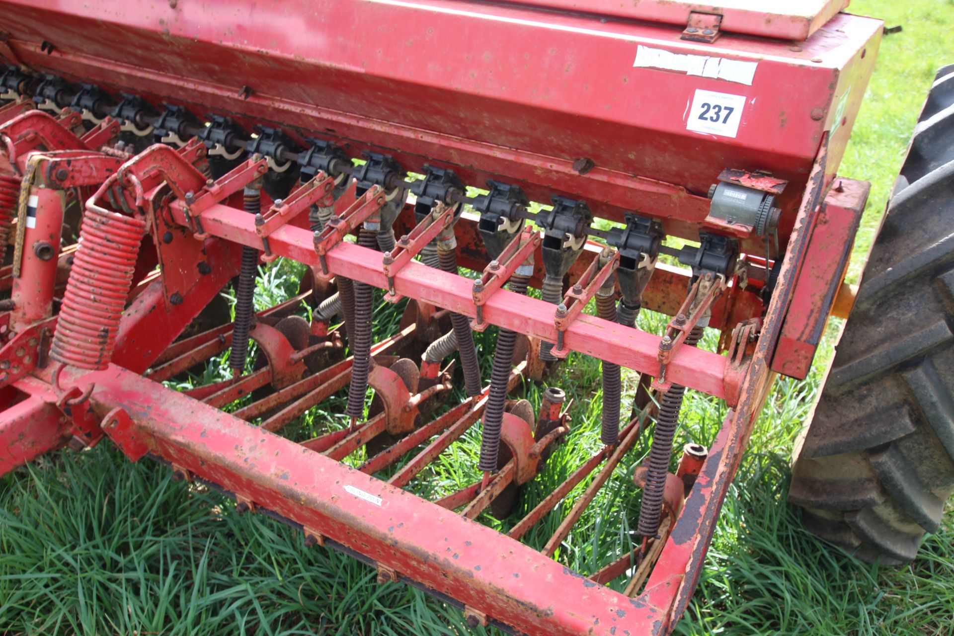 Massey Ferguson MF30 3m disc coulter drill. Owned from new. - Image 18 of 21