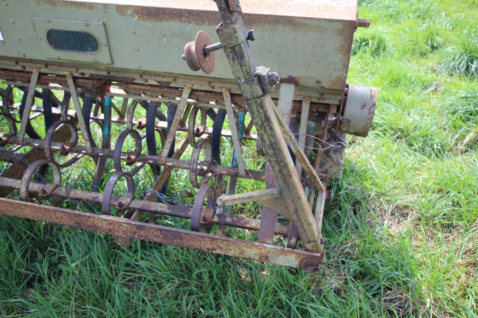 Carier 4m spring tine drill. Owned from new. - Image 16 of 19