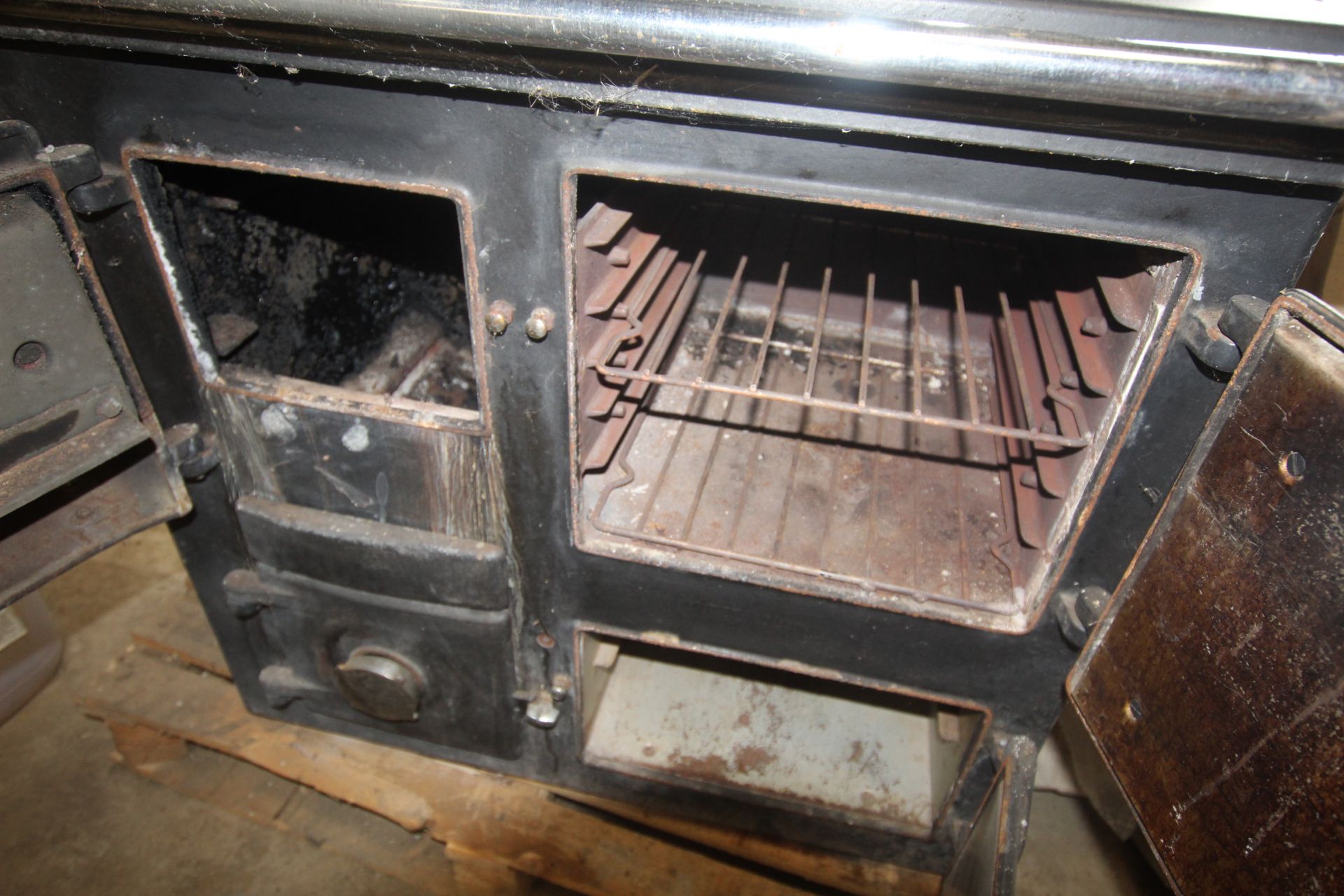 Solid fuel Rayburn and various flue parts. - Image 9 of 9