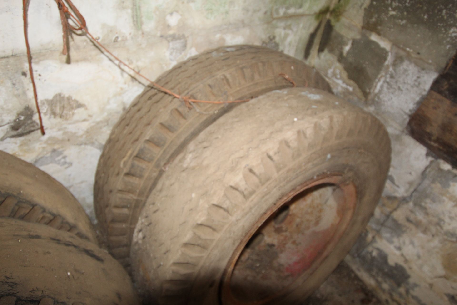 6x various lorry twin wheels and tyres. - Image 5 of 6
