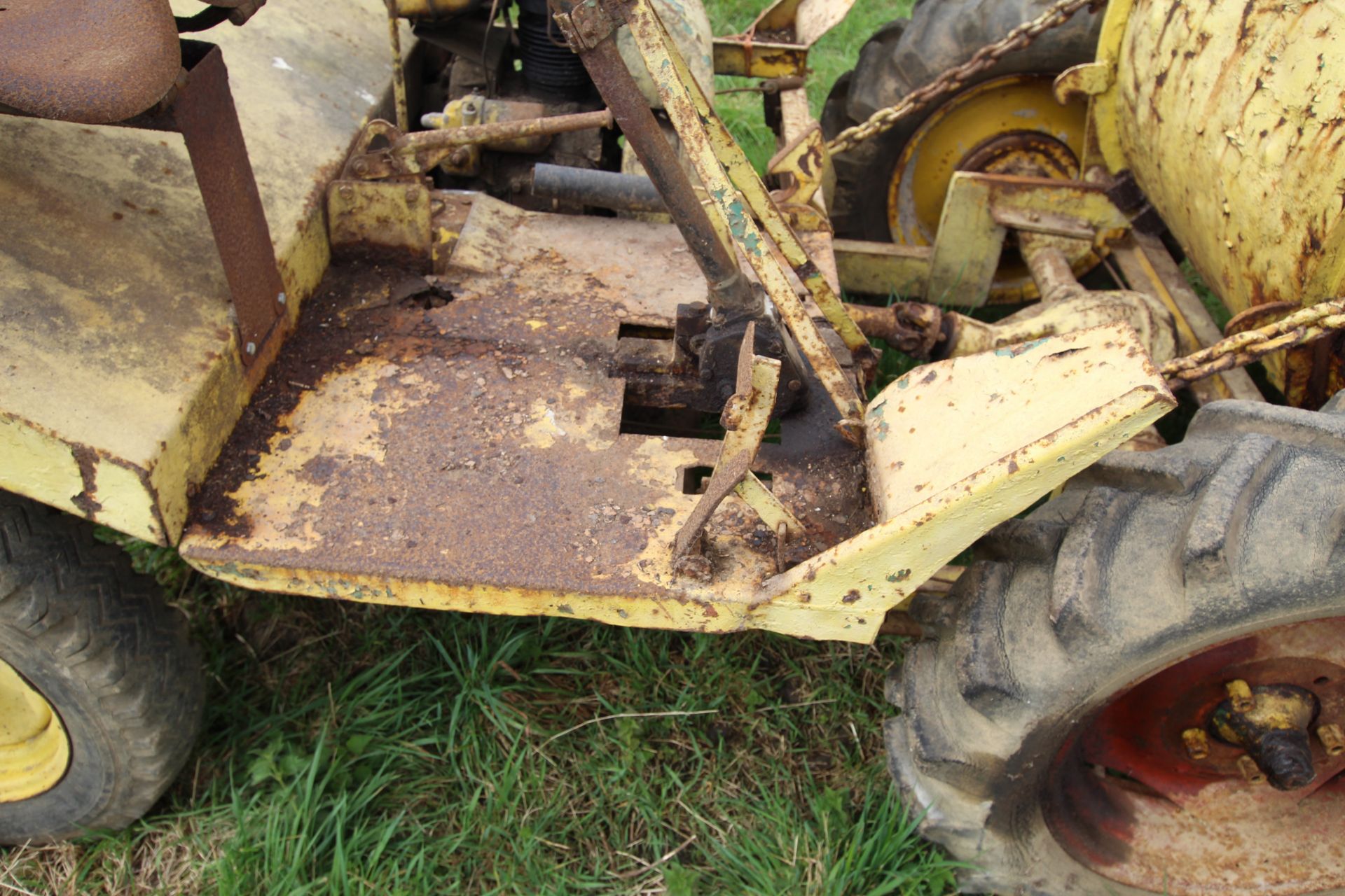 Thwaites 2WD manual tip dumper. With single cylinder Lister diesel engine. Not running recently - Image 8 of 22