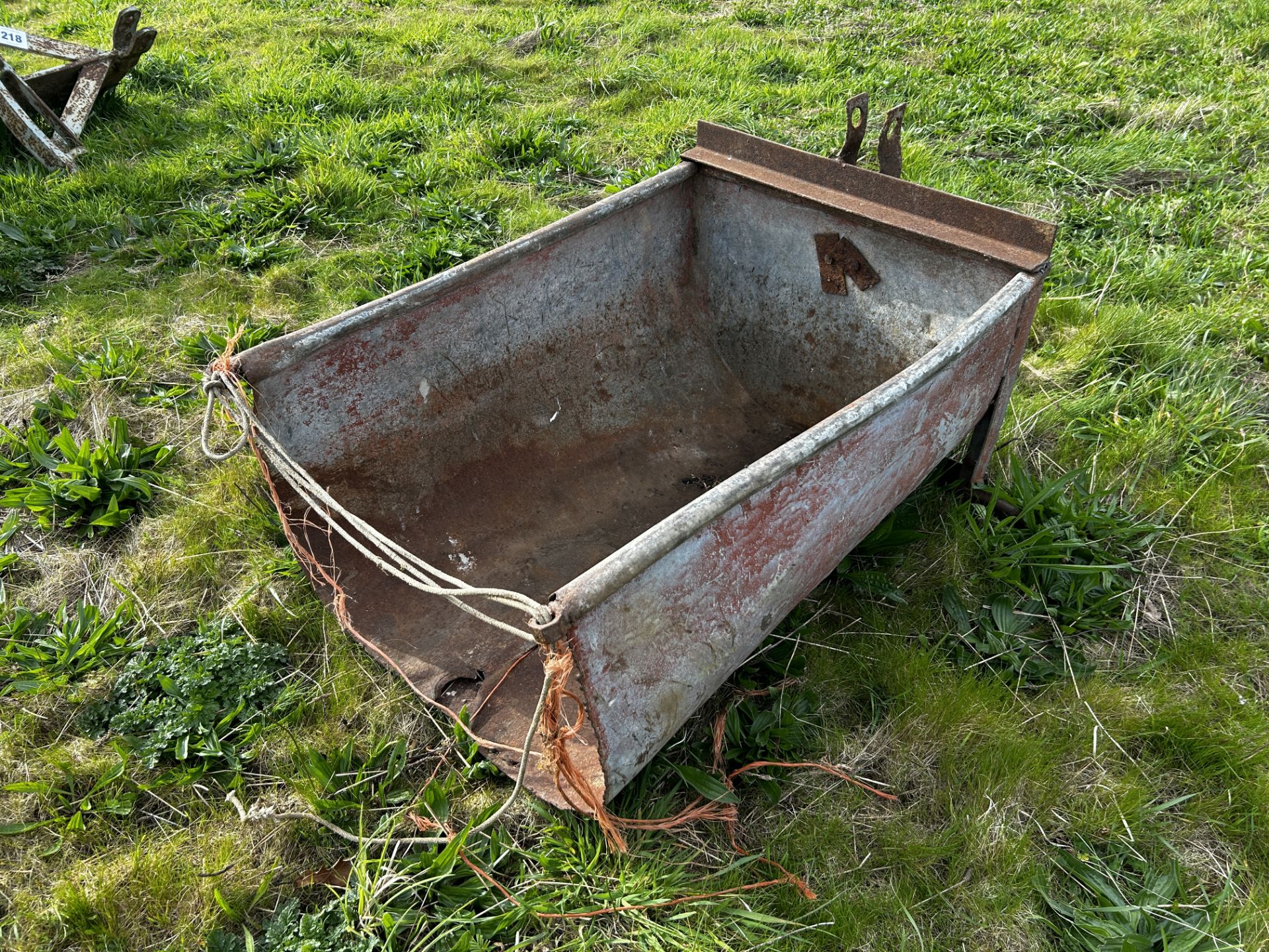 Small farm made linkage transport box. - Image 2 of 5