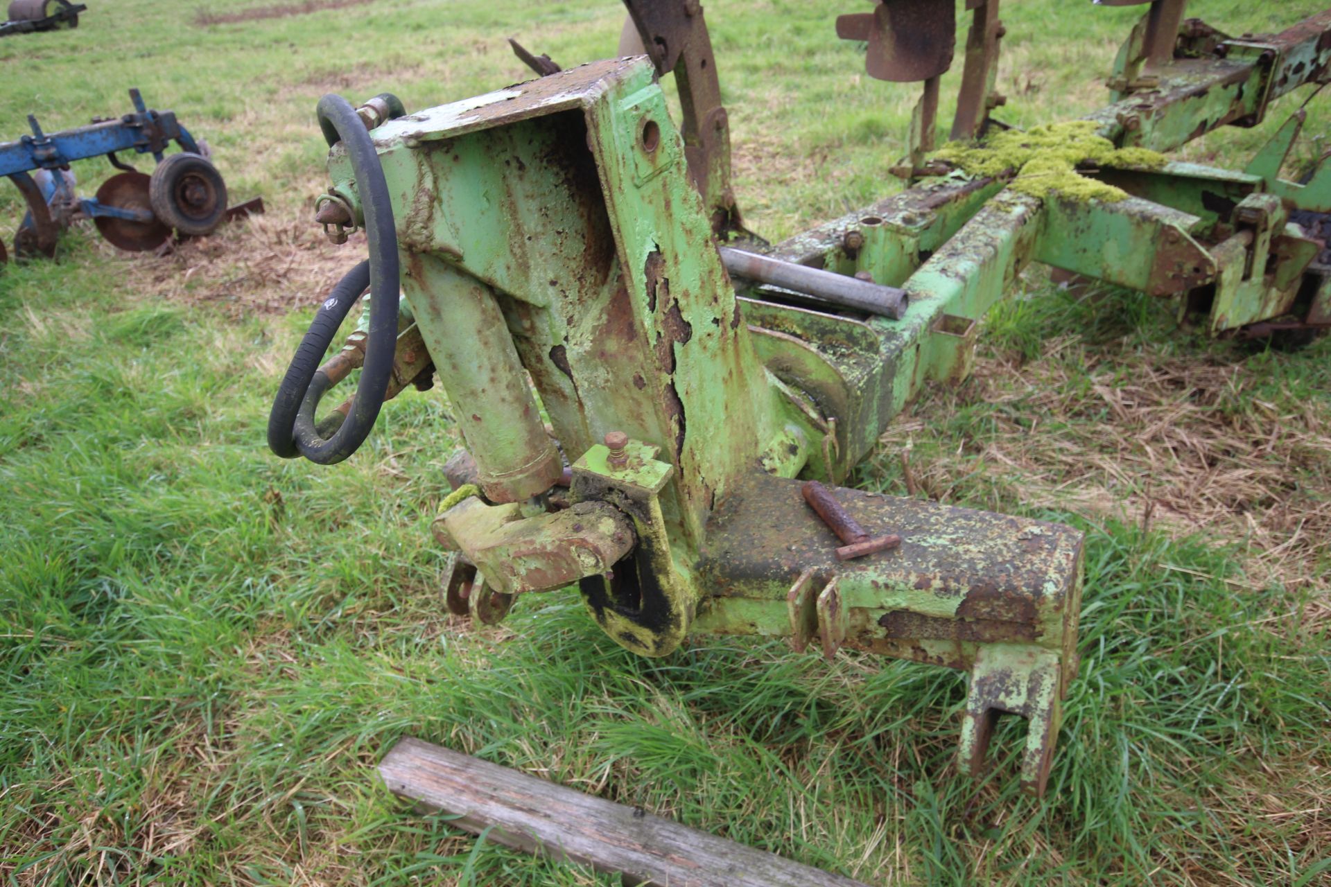 Dowdeswell 3+1 furrow reversible plough. - Image 5 of 28