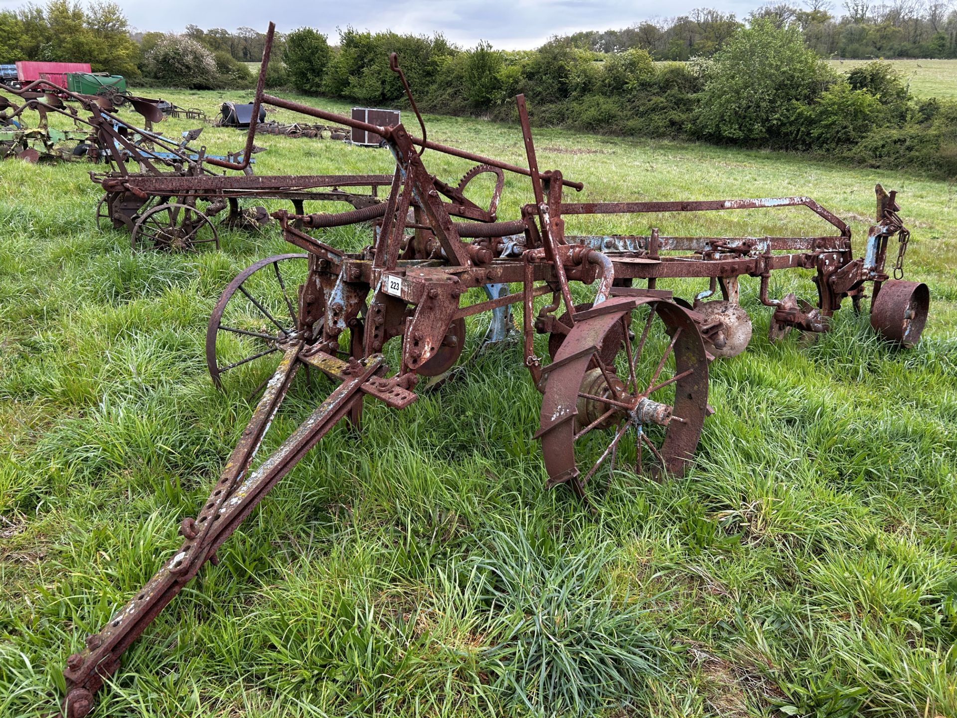 Ransomes Multitrac four furrow conventional trailed plough. With discs. - Image 2 of 25