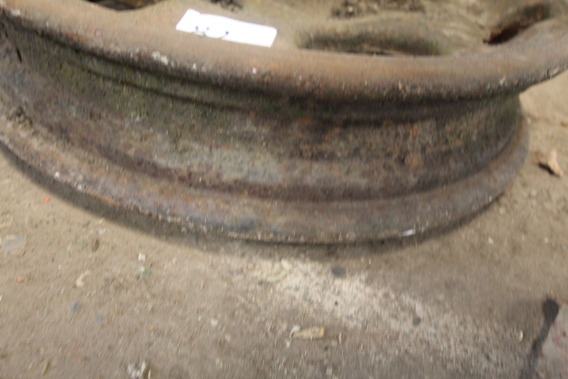 Fordson Major cast iron front wheel. - Image 2 of 2