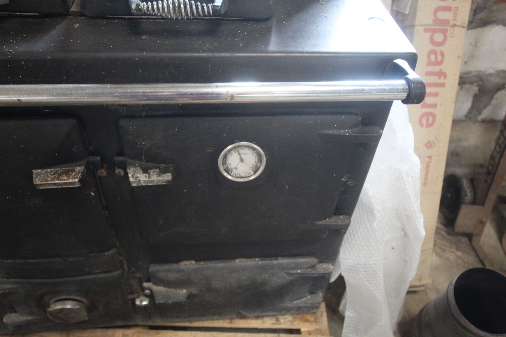 Solid fuel Rayburn and various flue parts. - Image 3 of 9
