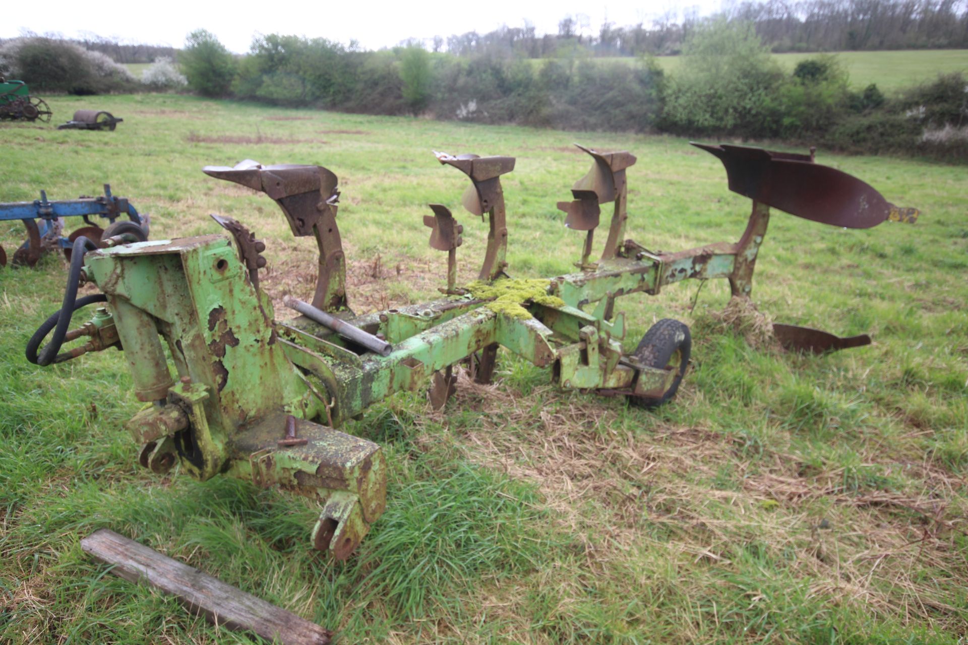 Dowdeswell 3+1 furrow reversible plough. - Image 4 of 28