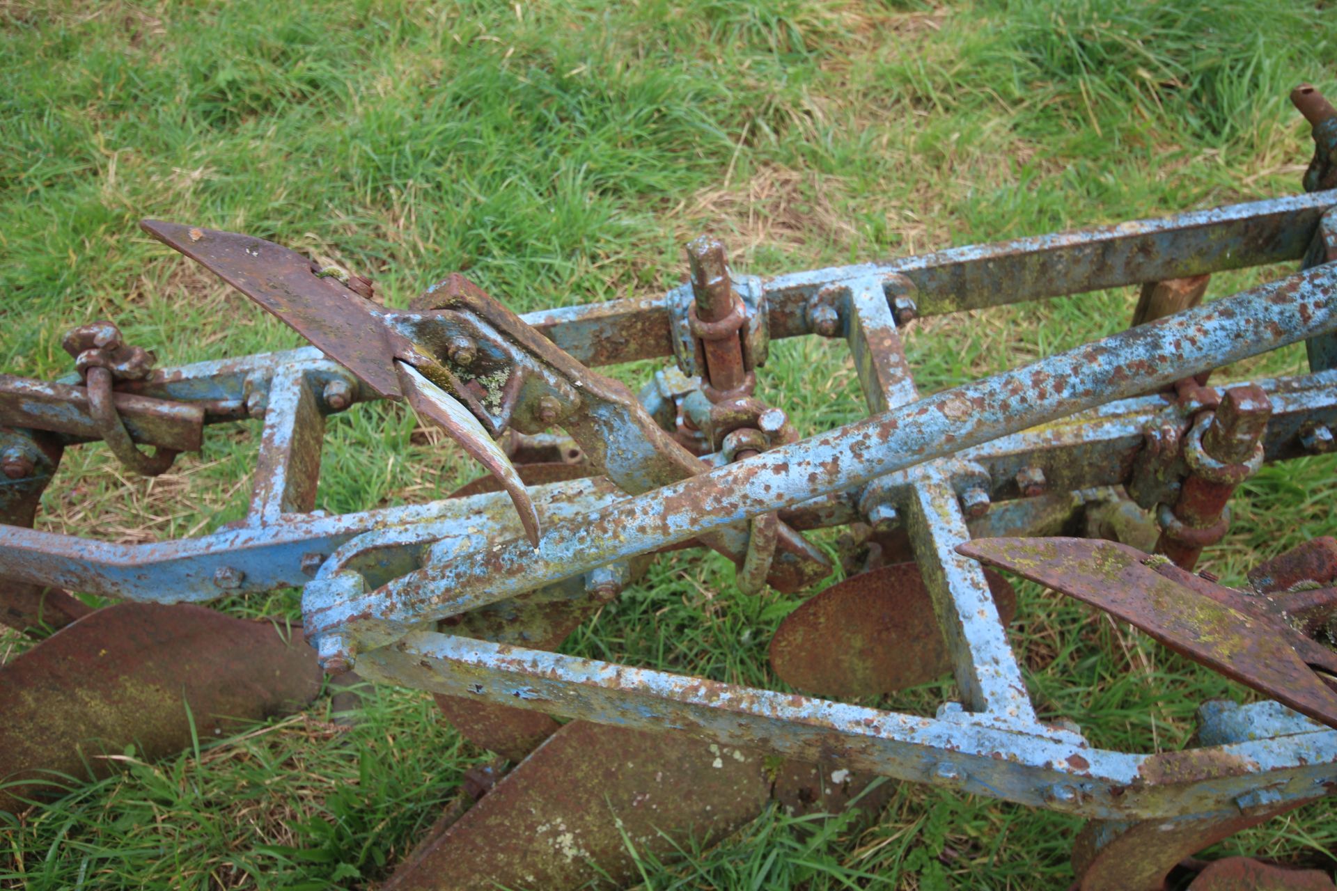 Ransomes TS59N 3 furrow conventional plough. With YL bodies, discs and skimmers. Owned from new. - Bild 14 aus 19