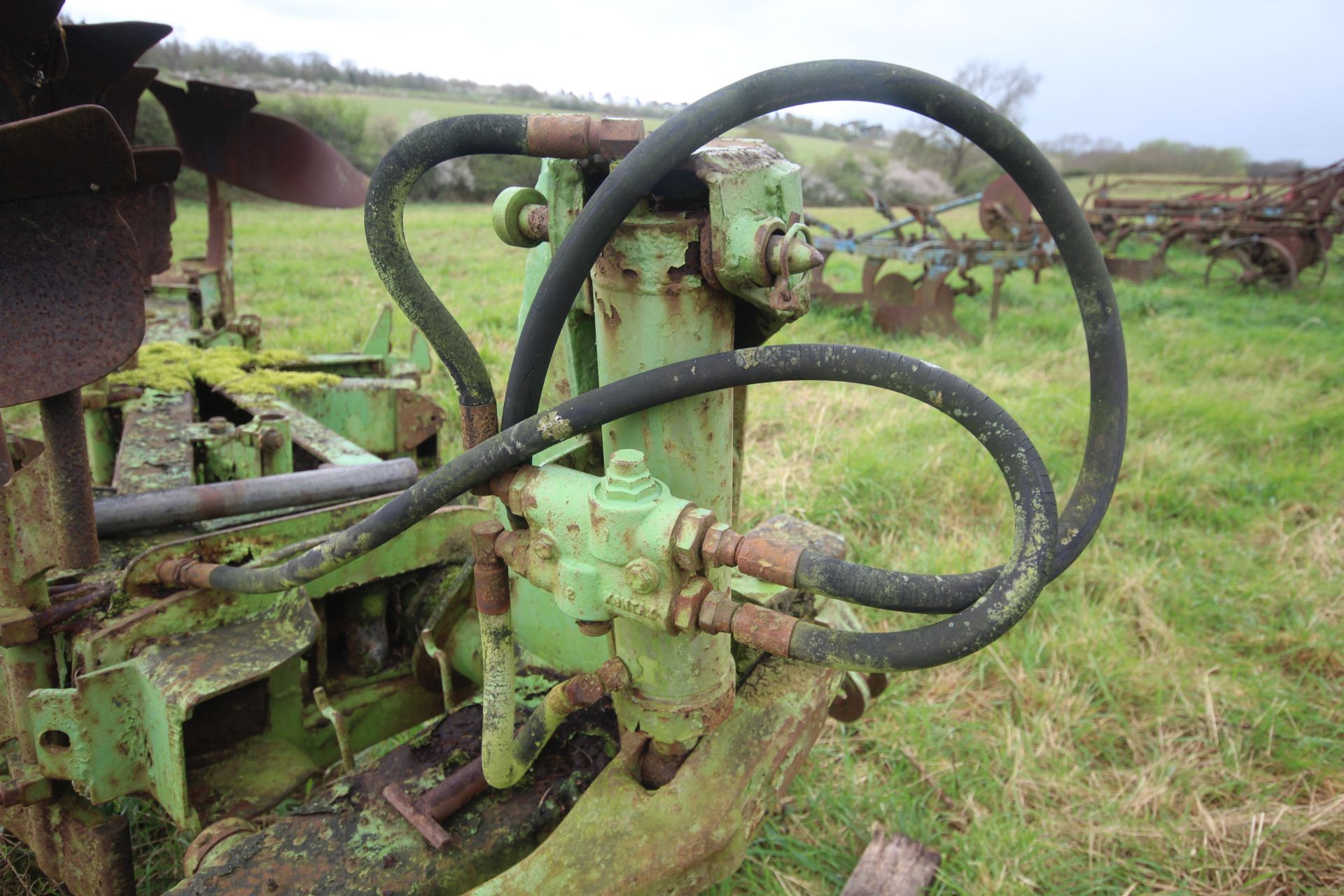 Dowdeswell 3+1 furrow reversible plough. - Image 10 of 28