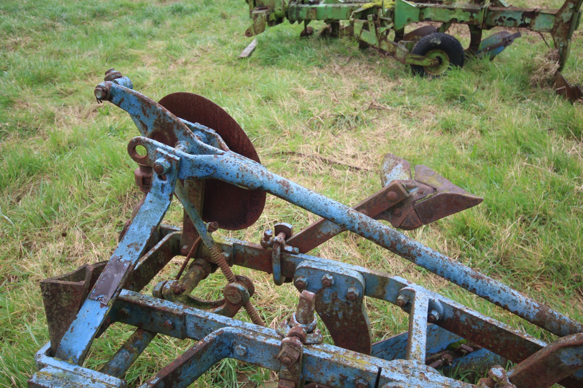 Ransomes TS59N 3 furrow conventional plough. With YL bodies, discs and skimmers. Owned from new. - Image 19 of 19