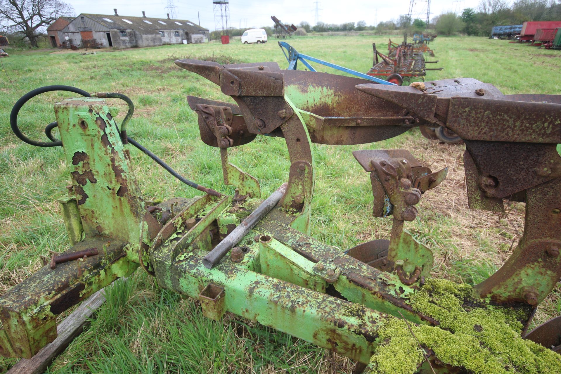 Dowdeswell 3+1 furrow reversible plough. - Image 20 of 28