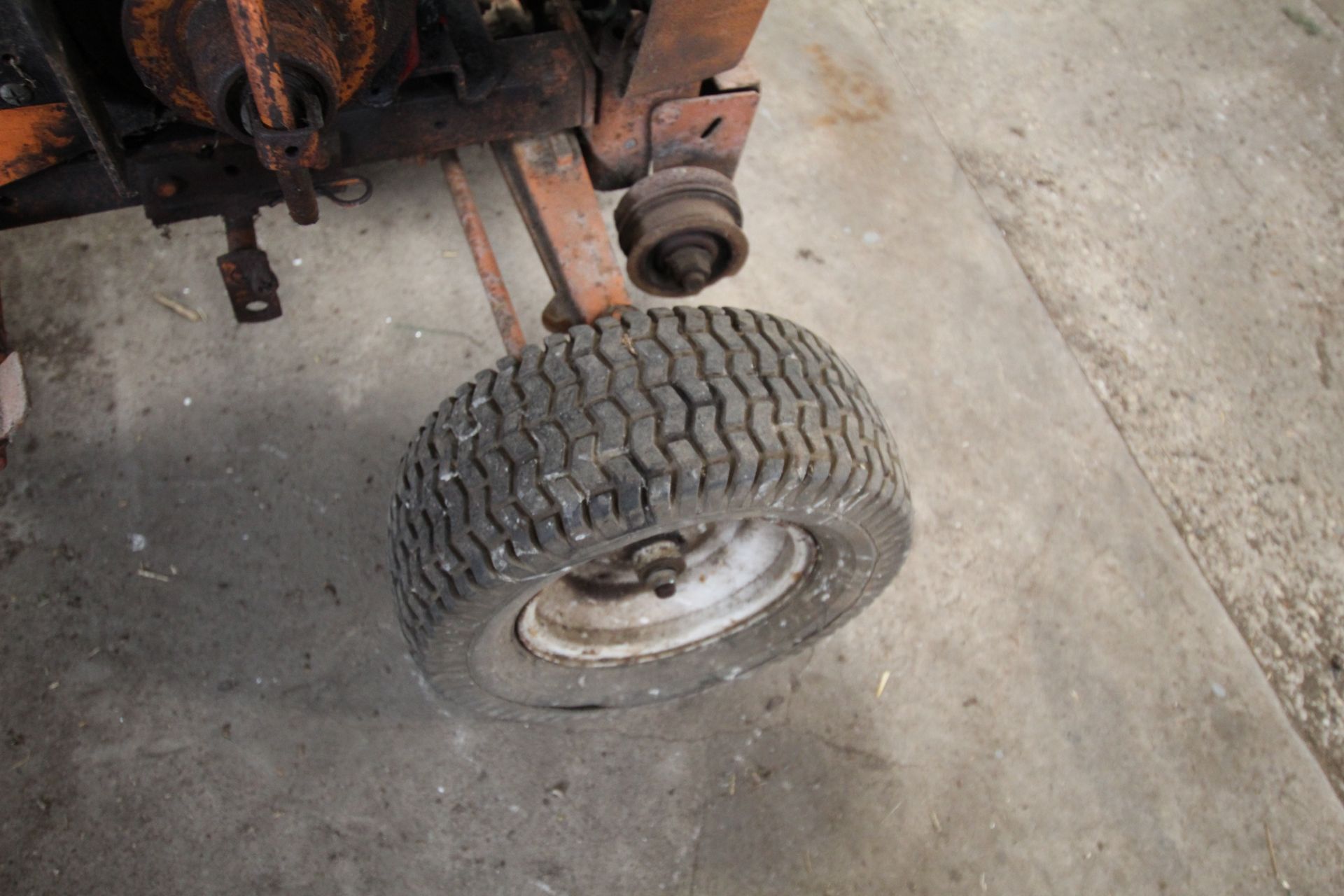 Wheel Horse 141 garden tractor. With 11 HP Briggs and Statton engine. - Image 13 of 15