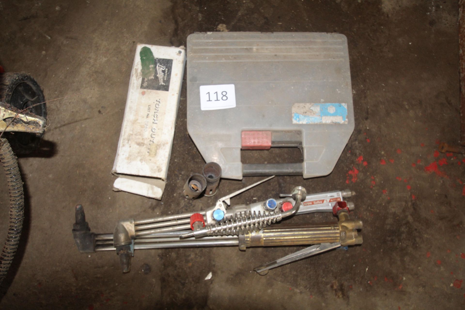 Various gas welding torches, nozzles etc.