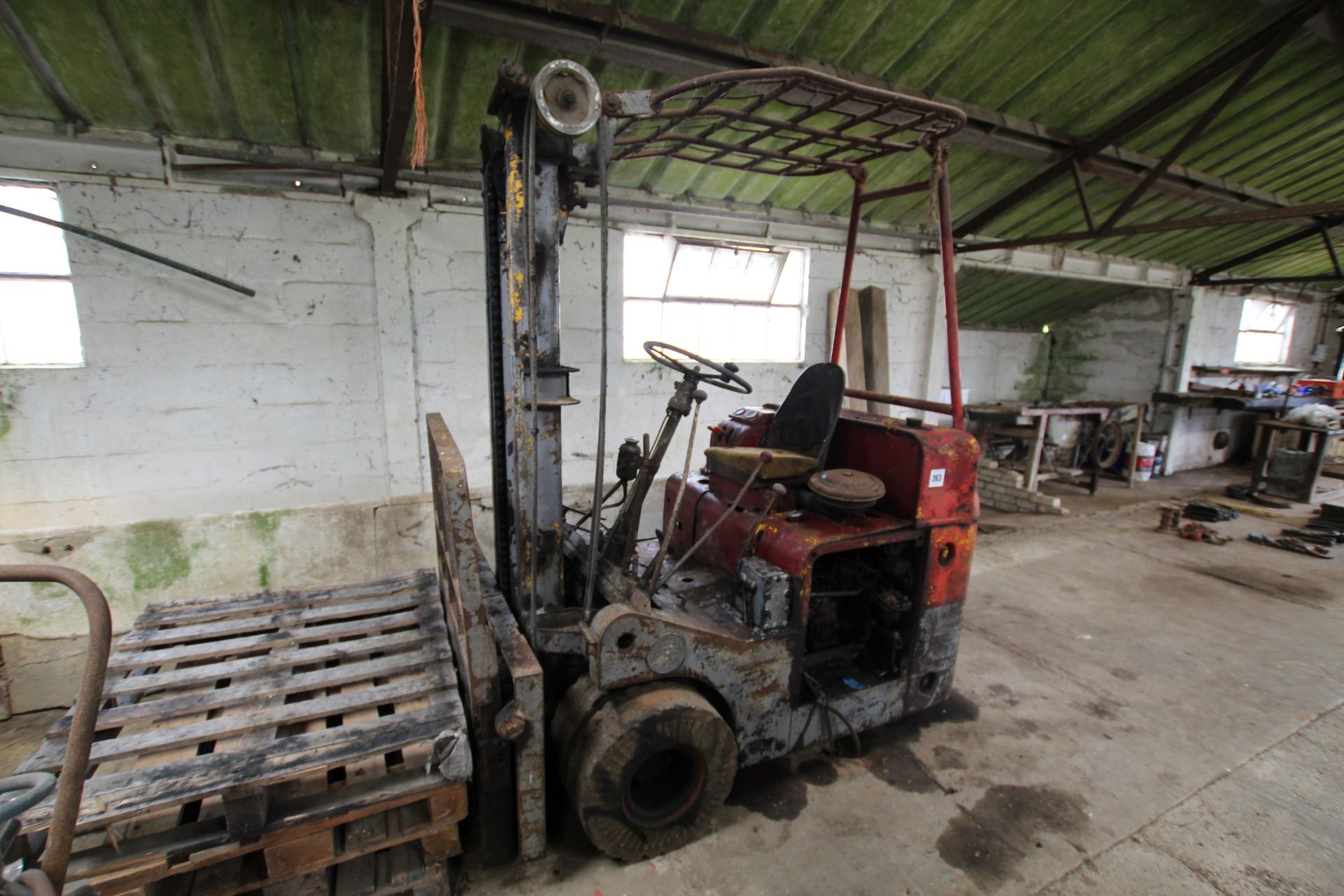 Coventry Climax Godiva diesel yard forklift. With three cylinder diesel engine. No battery. - Image 2 of 27