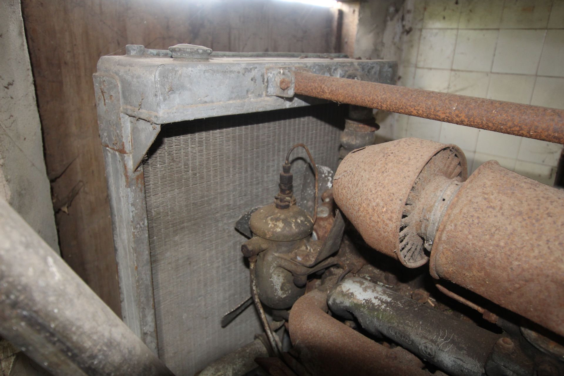 Leyland Comet six-cylinder diesel engine and gearbox. Previously used for driving grain fan. To be - Image 6 of 13