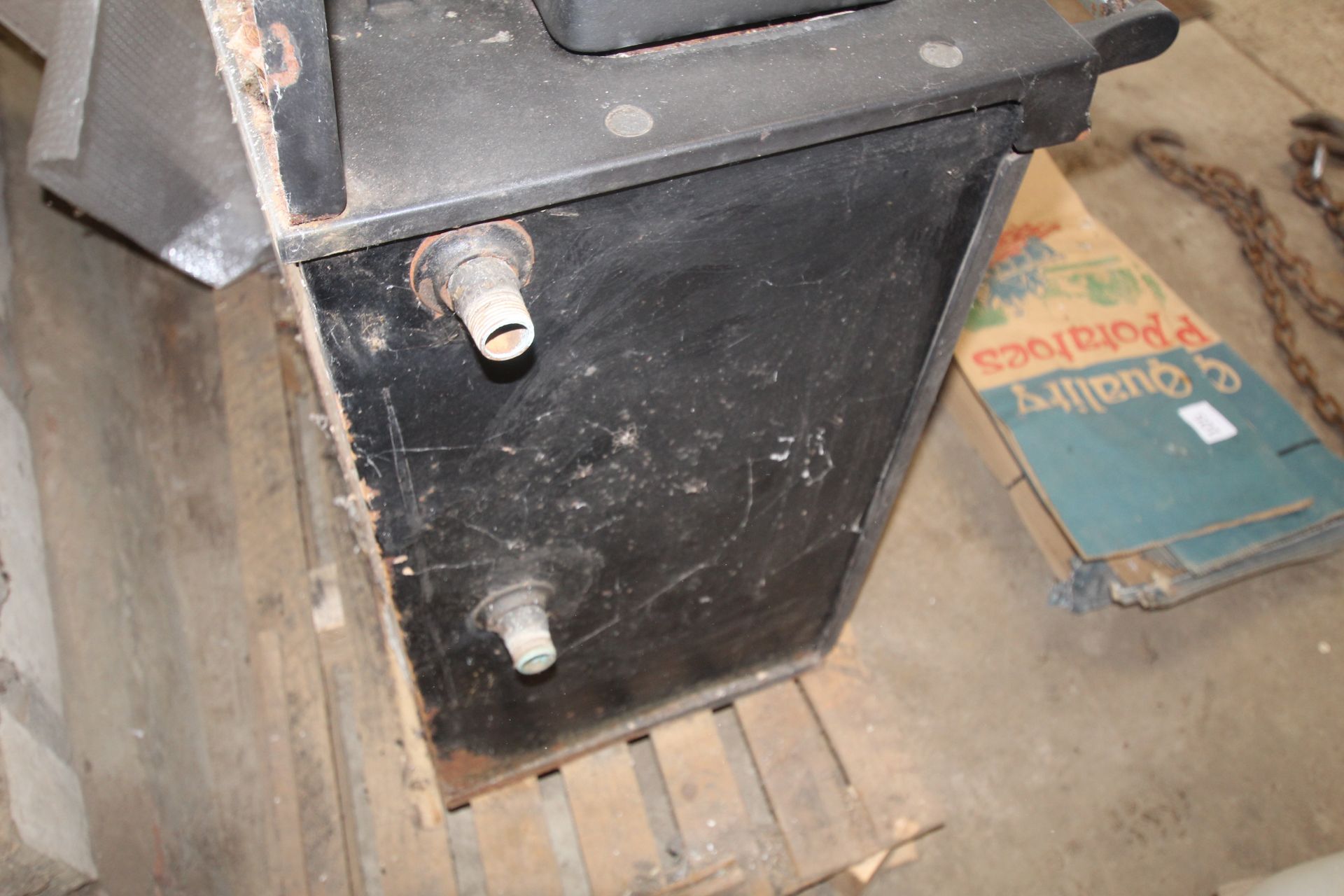Solid fuel Rayburn and various flue parts. - Image 6 of 9