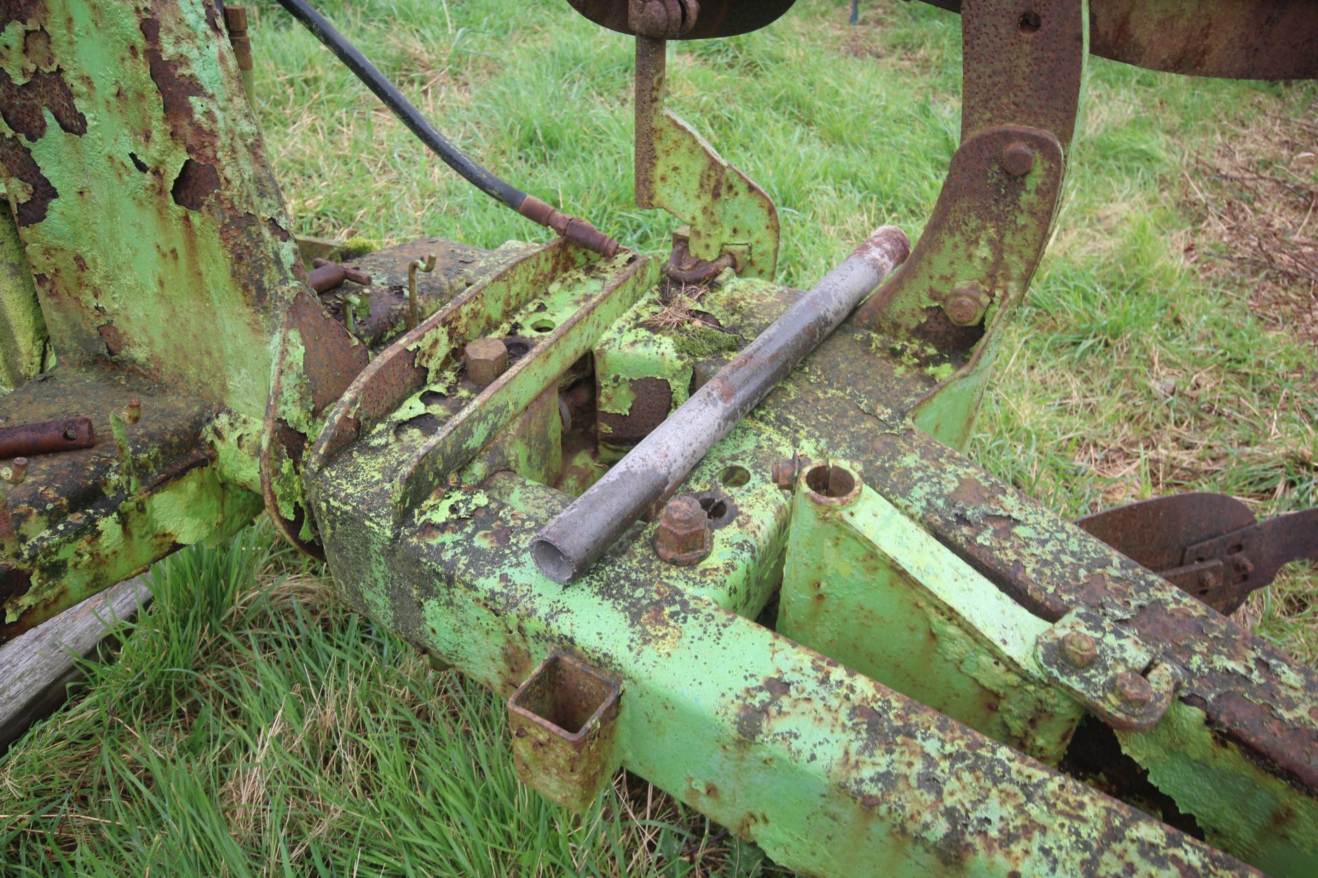 Dowdeswell 3+1 furrow reversible plough. - Image 27 of 28