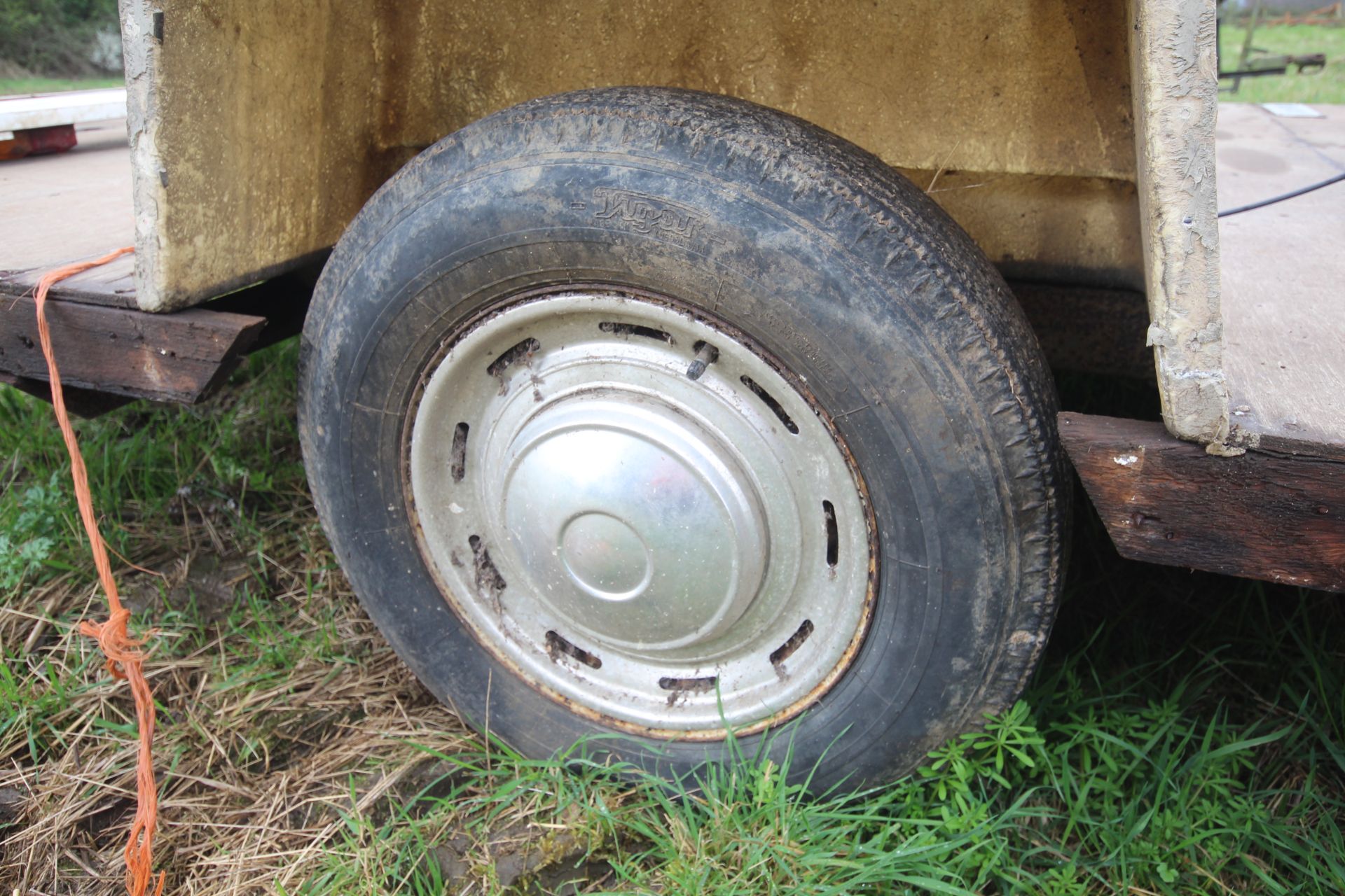 Single axle flatbed trailer. Ex-Bessacar caravan. - Image 12 of 18