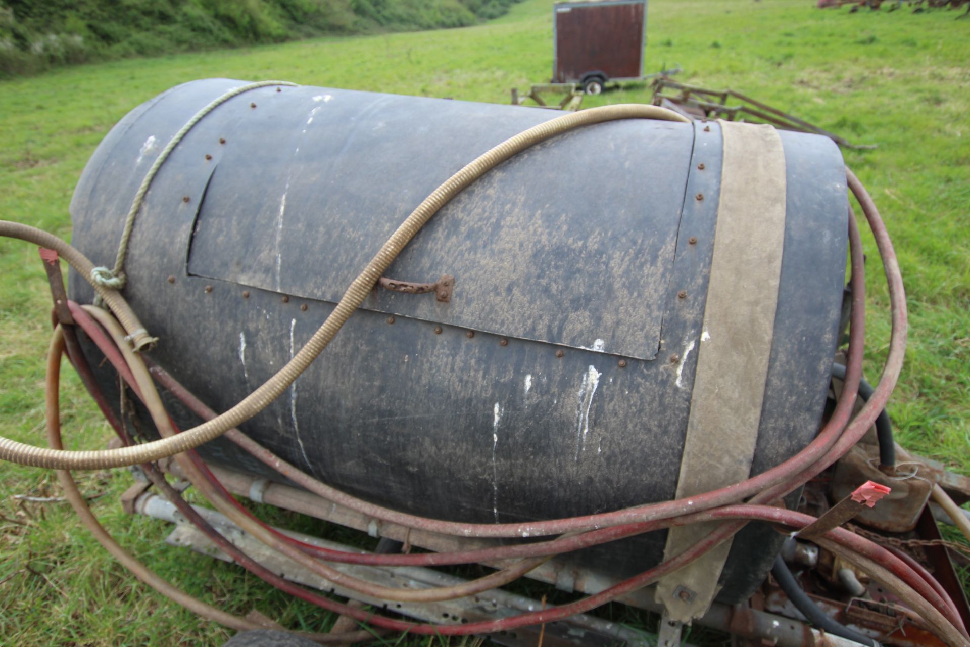 Farm made single axle tanker. Previously used for transporting fish. - Image 6 of 13