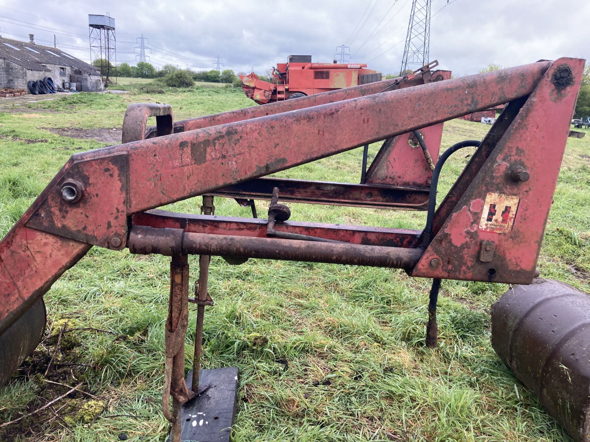 McCormick 434 2WD tractor. Registration FDX4 58D (expired). Serial No. B/2894. With Quicke loader ( - Image 53 of 58