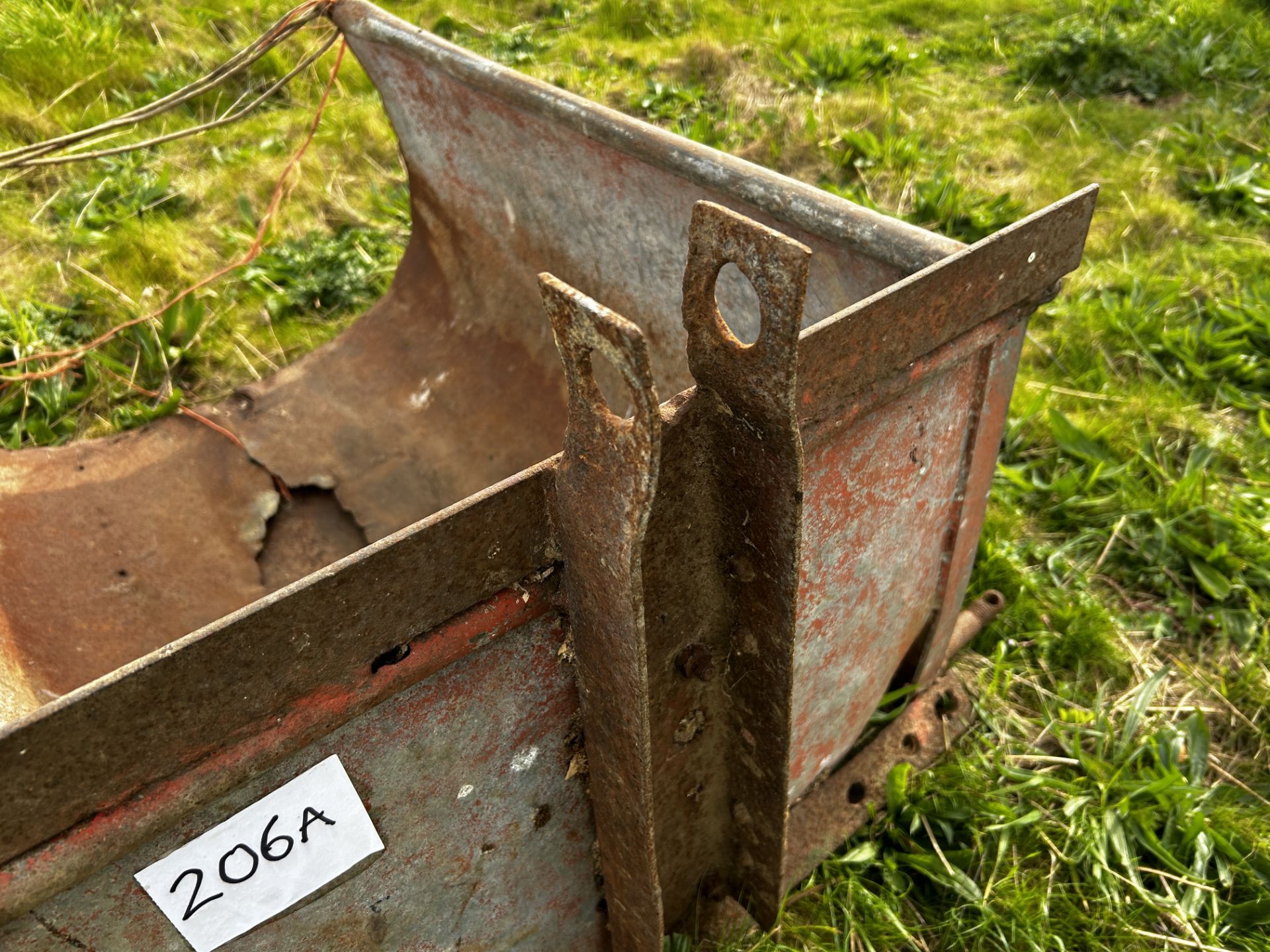 Small farm made linkage transport box. - Image 5 of 5