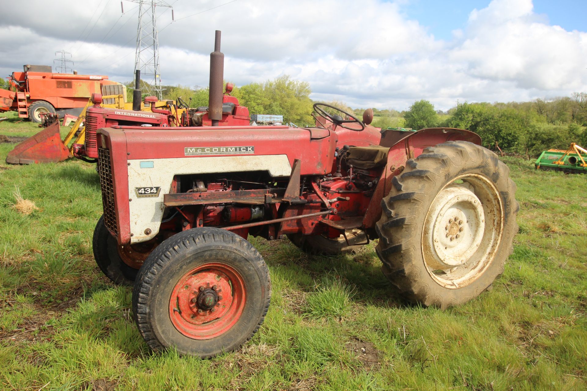 McCormick 434 2WD tractor. Registration FDX4 58D (expired). Serial No. B/2894. With Quicke loader ( - Image 46 of 58