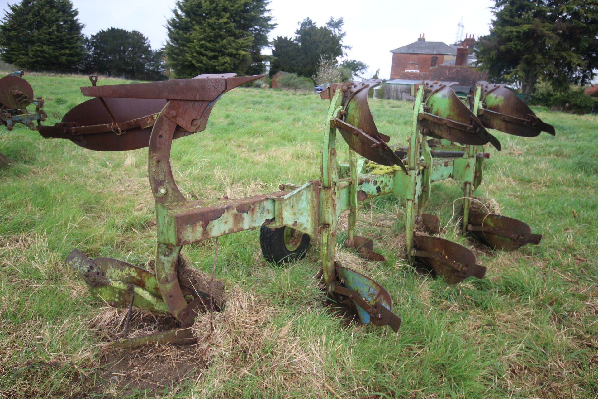 Dowdeswell 3+1 furrow reversible plough. - Image 2 of 28