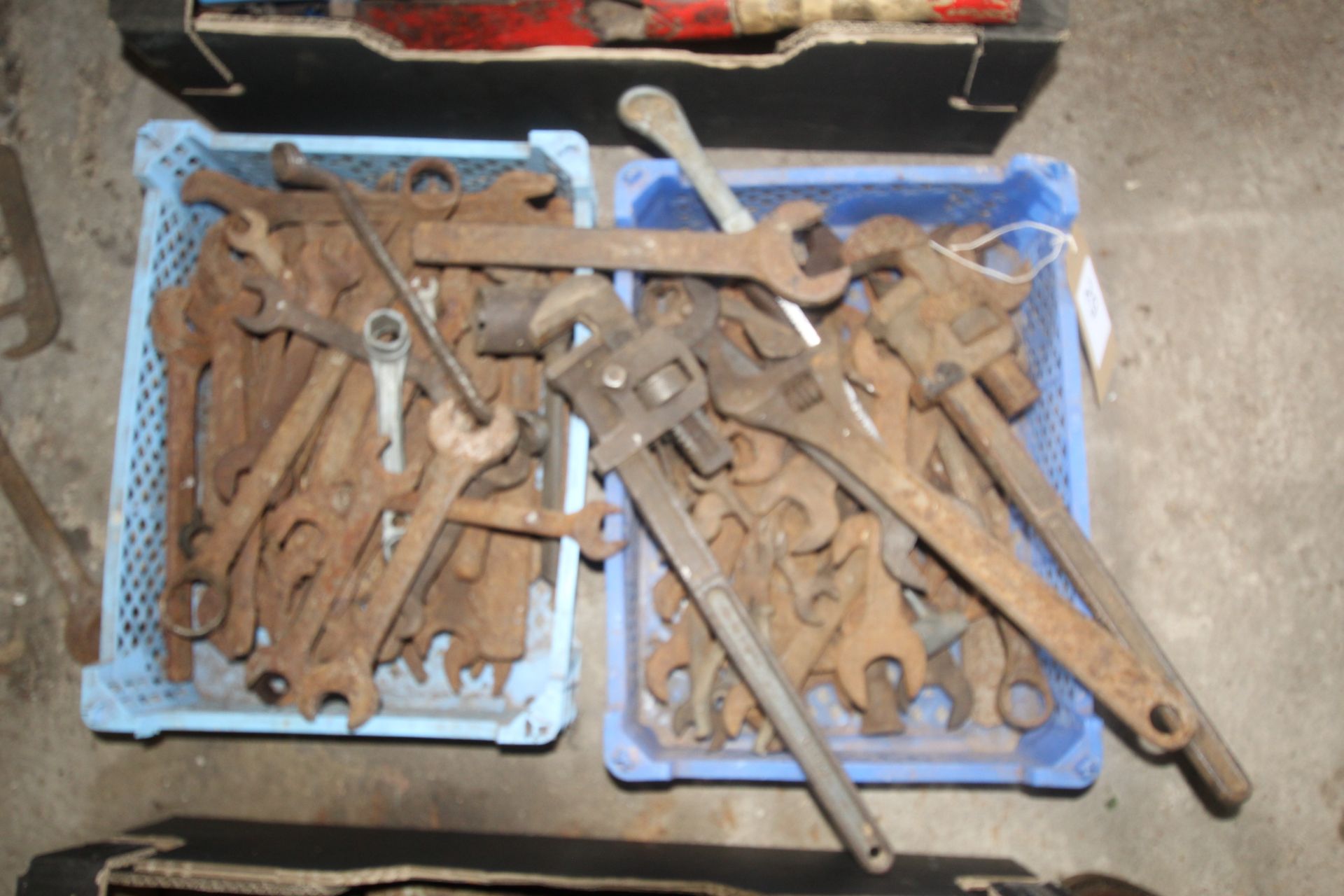 2x trays of various vintage spanners.