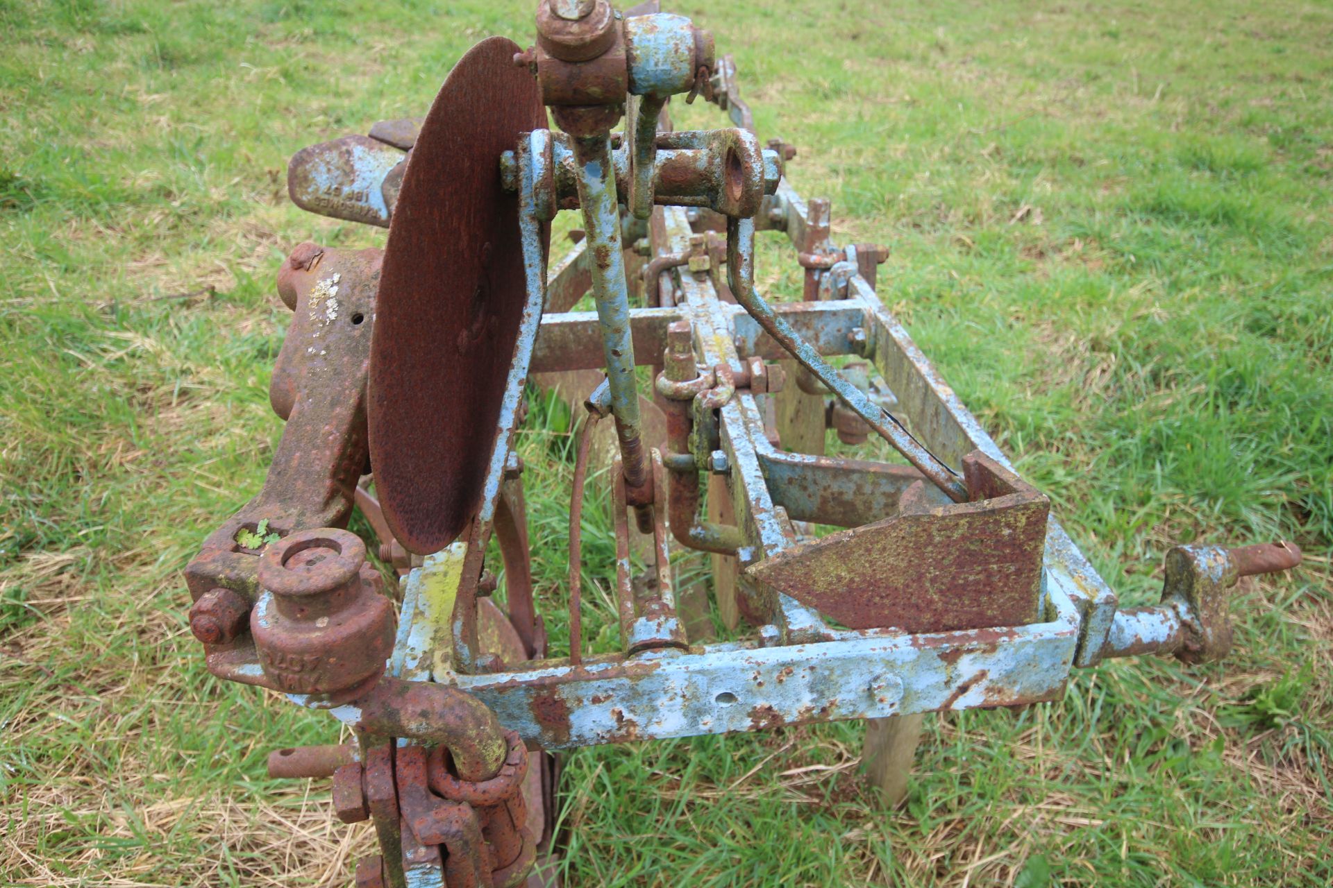 Ransomes TS59N 3 furrow conventional plough. With YL bodies, discs and skimmers. Owned from new. - Image 9 of 19