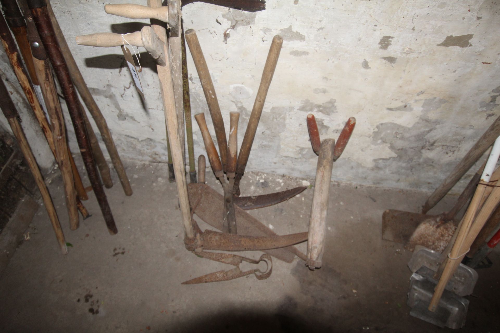 Various garden tools including scythes and shears - Image 2 of 2