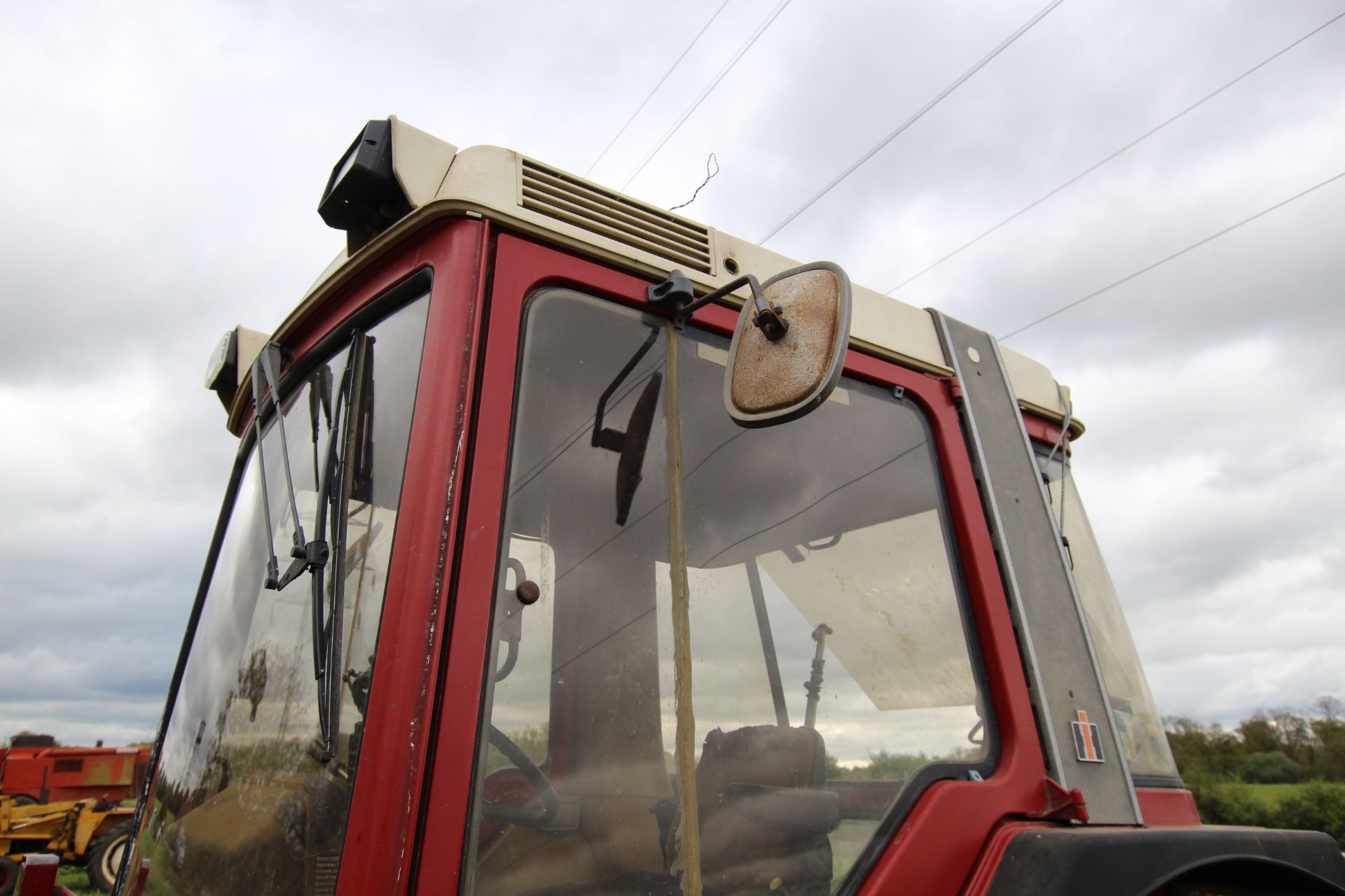 International 956 XL 4WD tractor. Registration ADX 134Y. Date of first registration 08/10/1982. 6, - Image 17 of 55