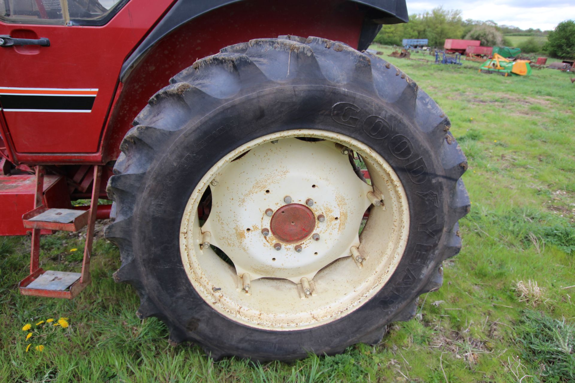 International 956 XL 4WD tractor. Registration ADX 134Y. Date of first registration 08/10/1982. 6, - Image 19 of 55