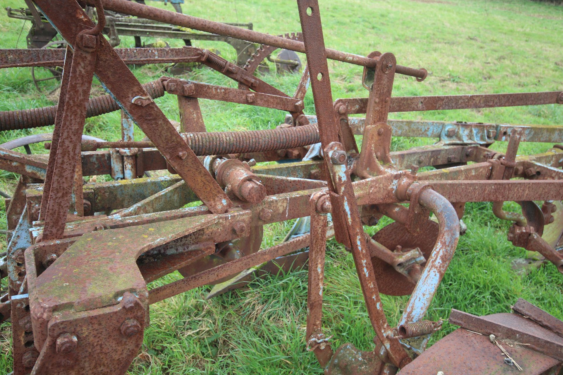 Ransomes Multitrac four furrow conventional trailed plough. With discs. - Image 10 of 25