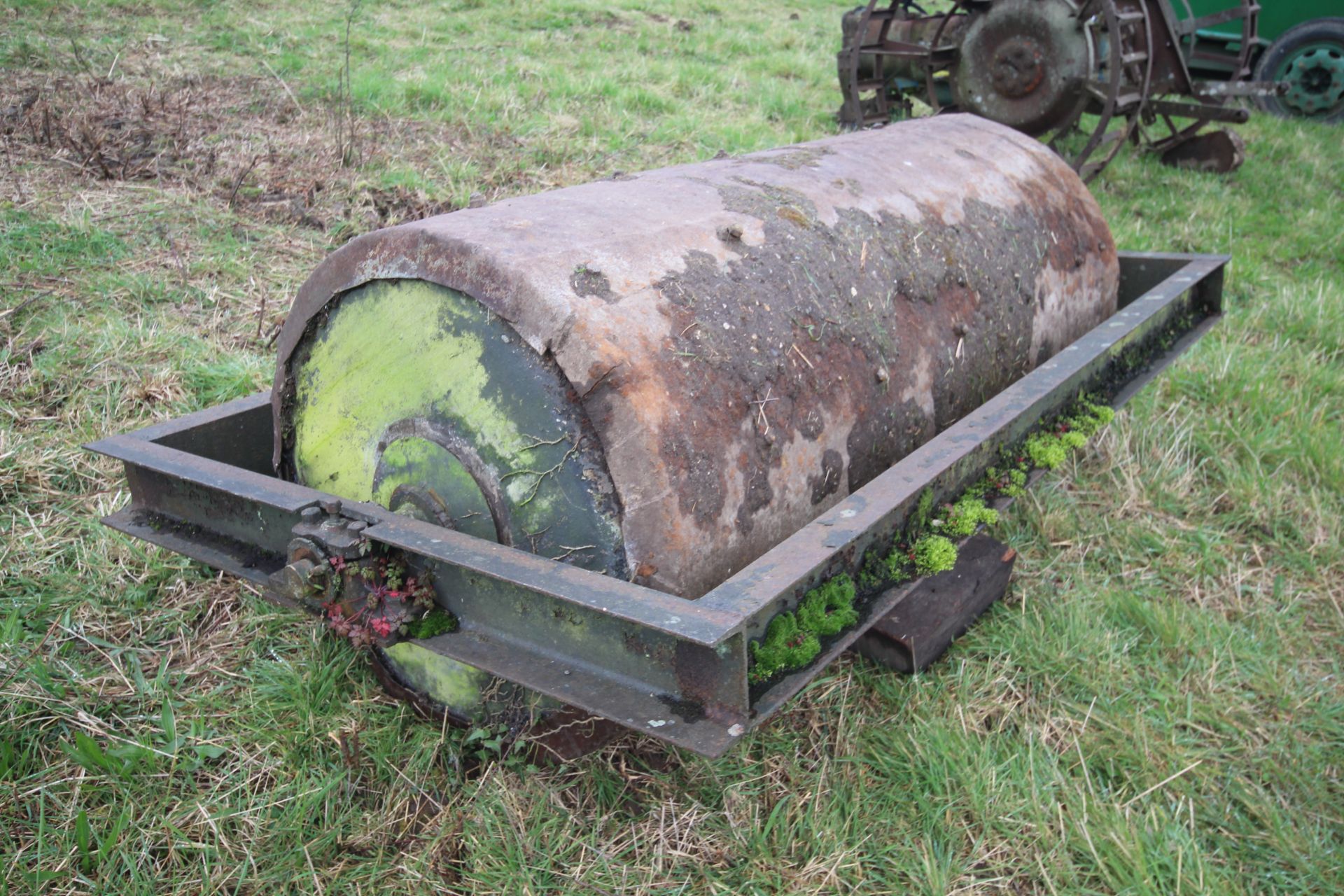 Farm made large concrete filled flat roll. - Image 3 of 15