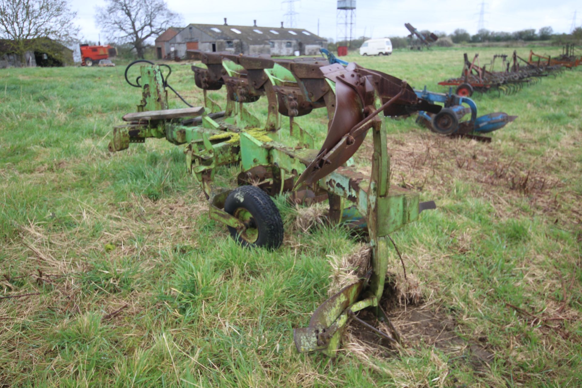 Dowdeswell 3+1 furrow reversible plough. - Image 3 of 28