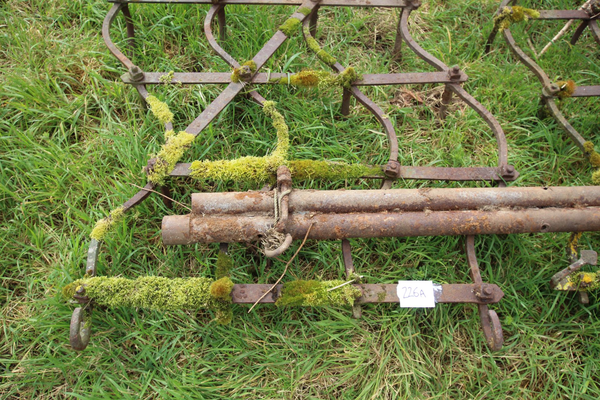 3x heavy seed harrows and pole. - Bild 2 aus 7